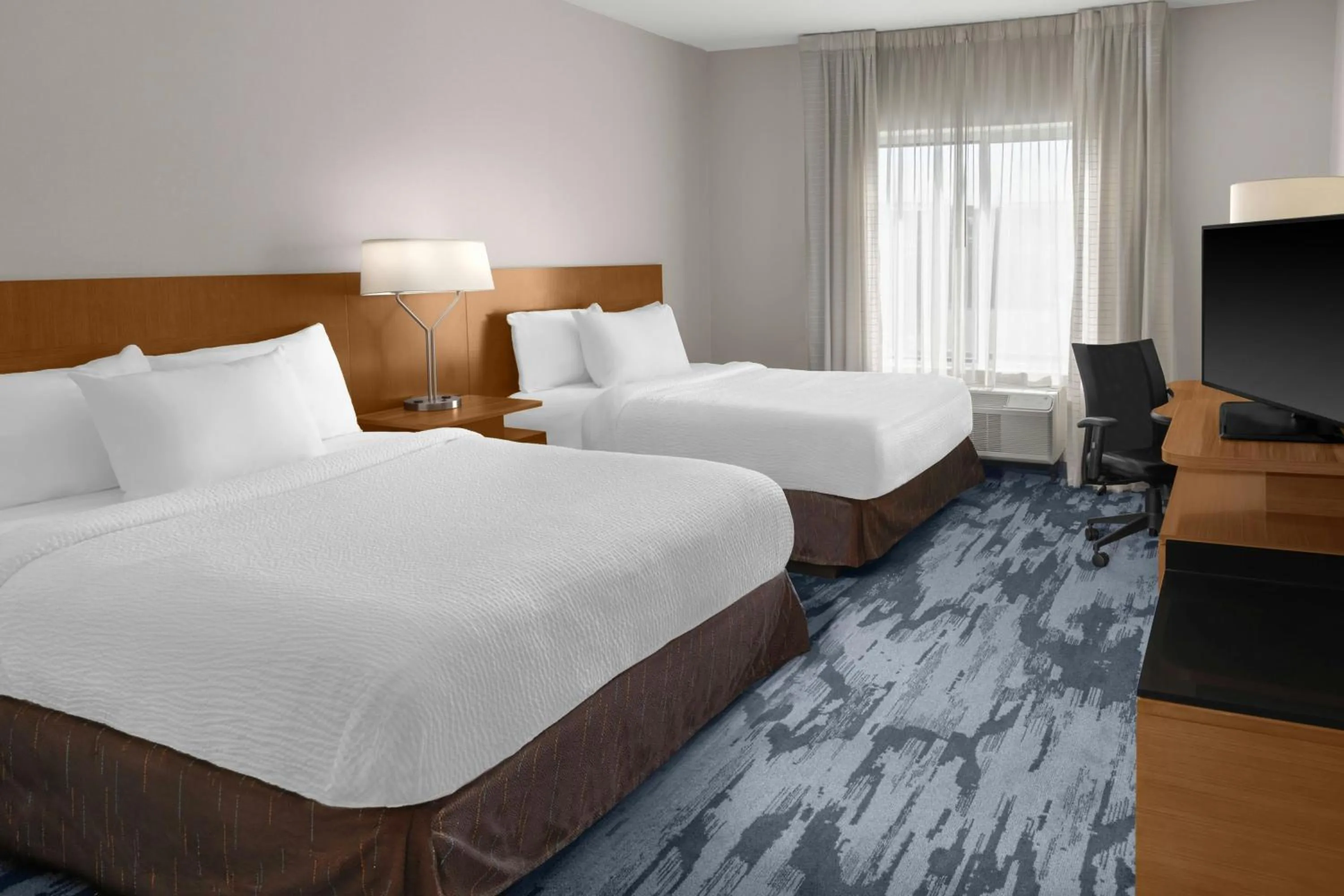 Photo of the whole room, Bed in Fairfield Inn & Suites by Marriott Atlanta Acworth