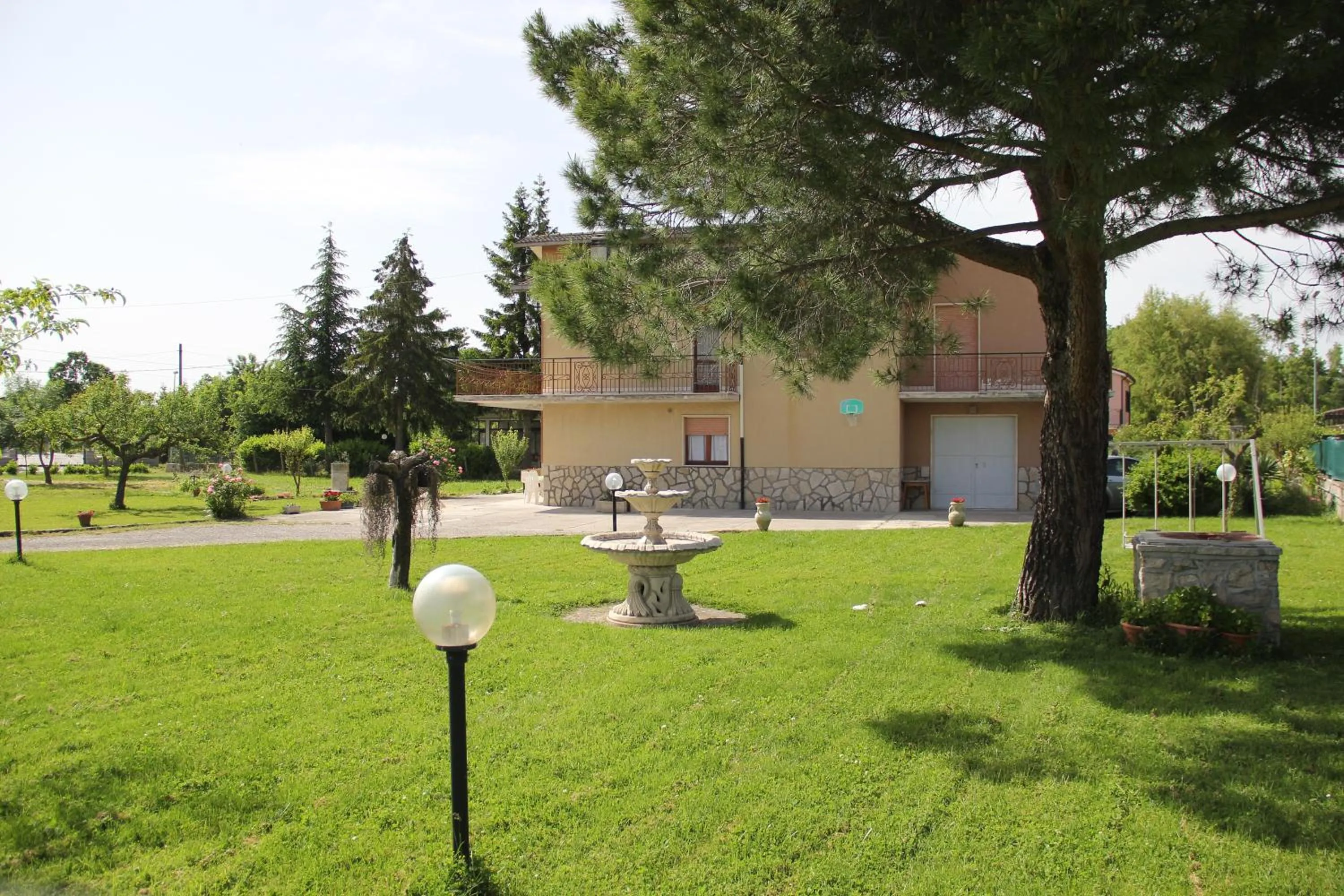 Facade/entrance in B&S