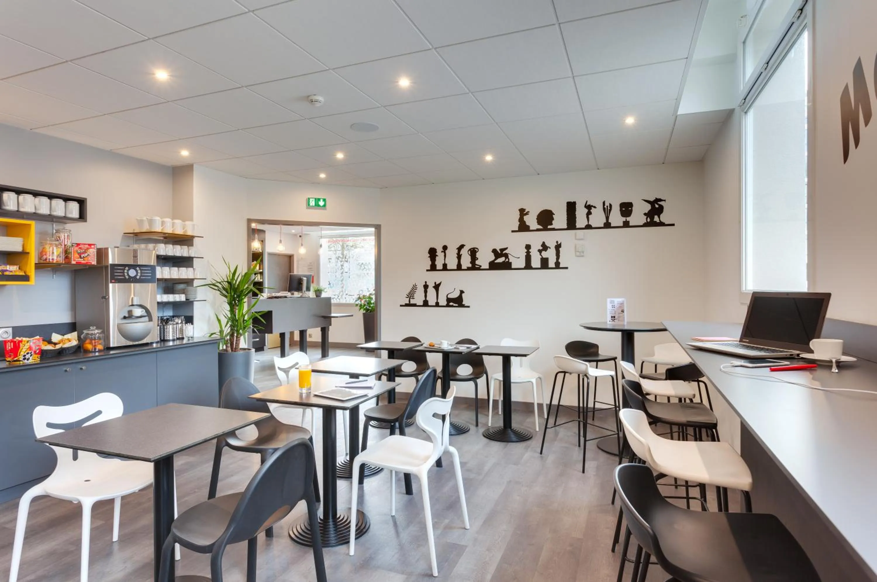 Restaurant/places to eat in Hôtel Kyriad Rennes Centre Gare