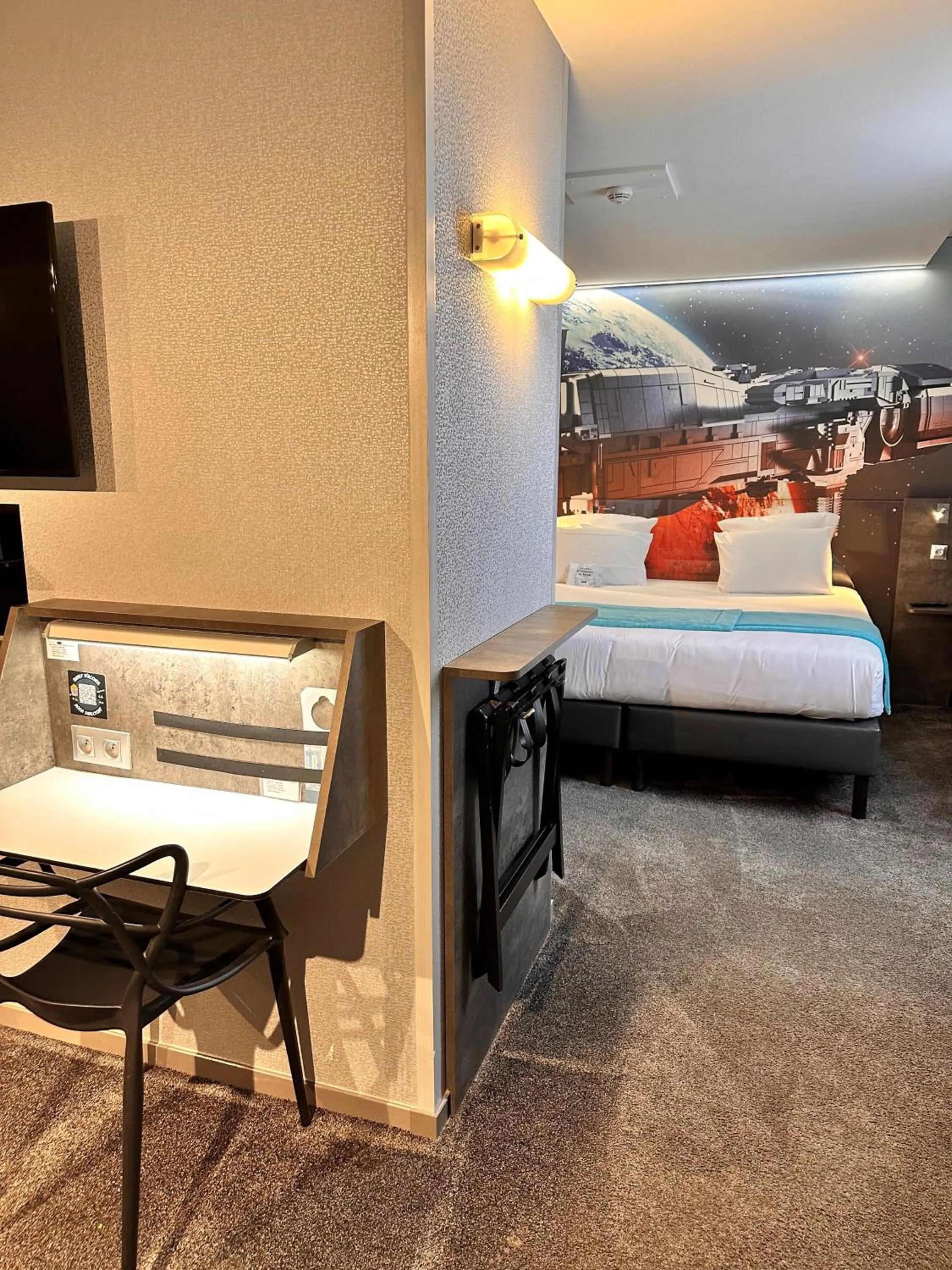 Property building, Bed in Hôtel Kyriad Rennes Centre Gare