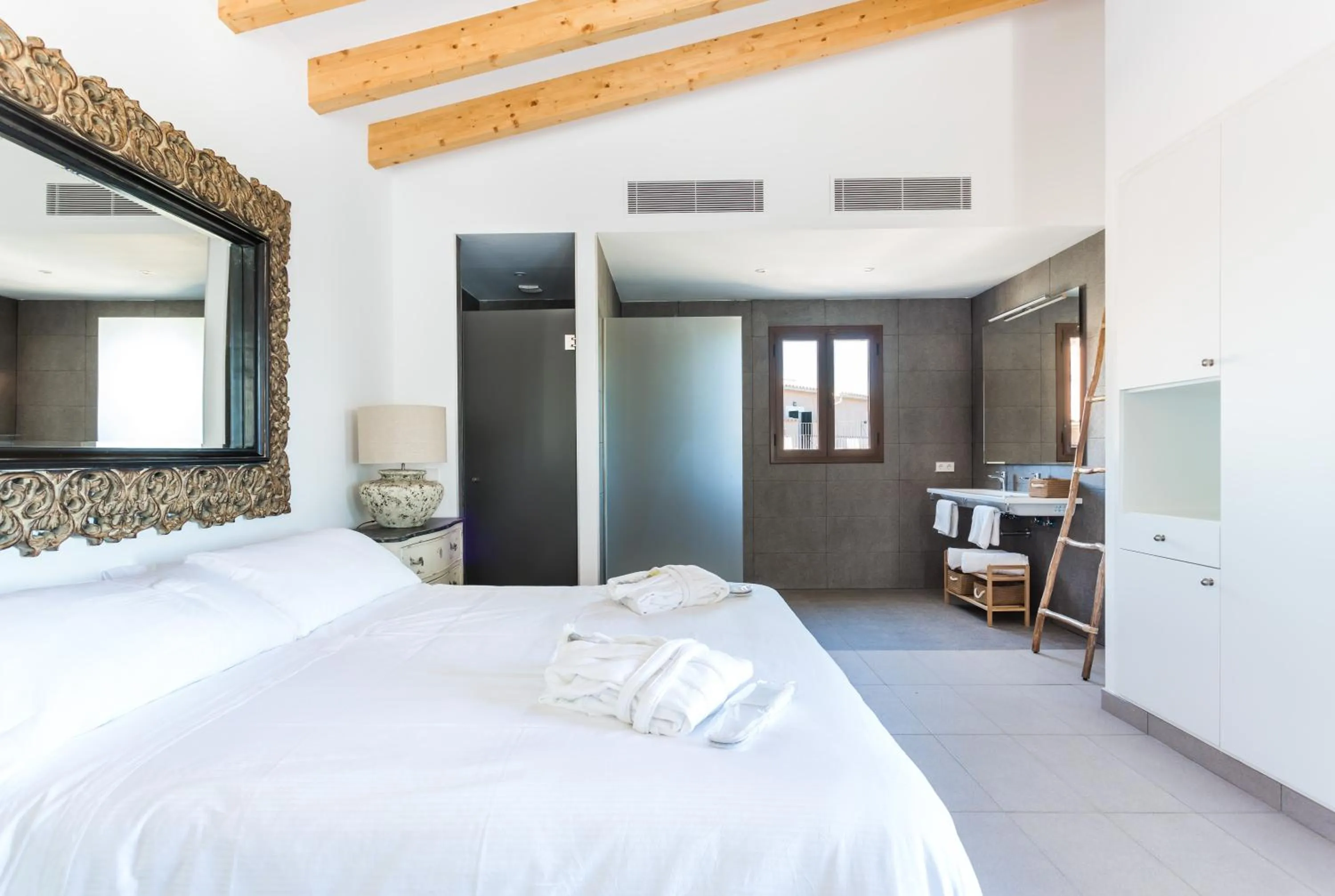 Bed in Agroturismo Ses Vistes