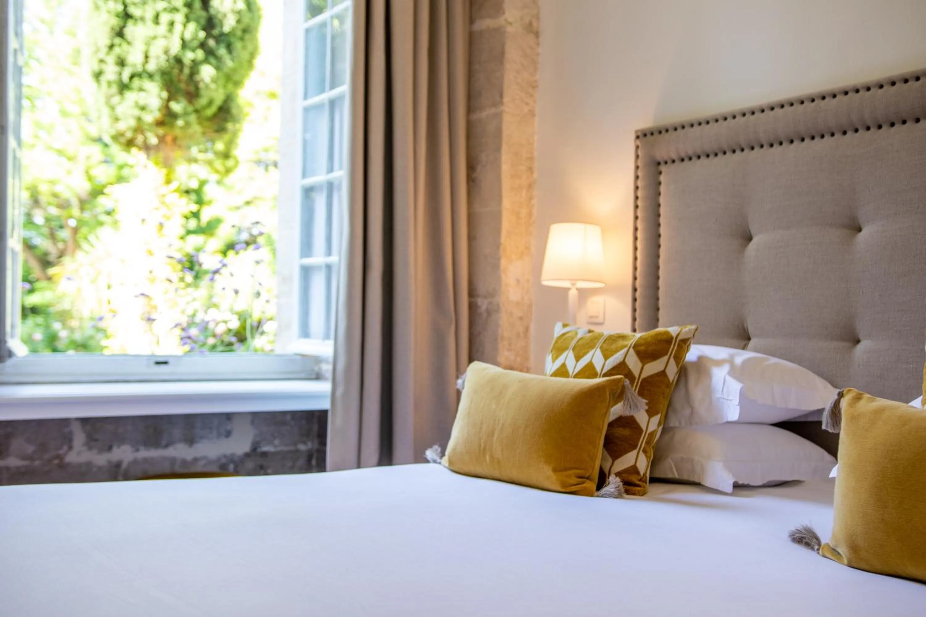 Bed in Château de Mazan, BW Premier Collection by Best Western