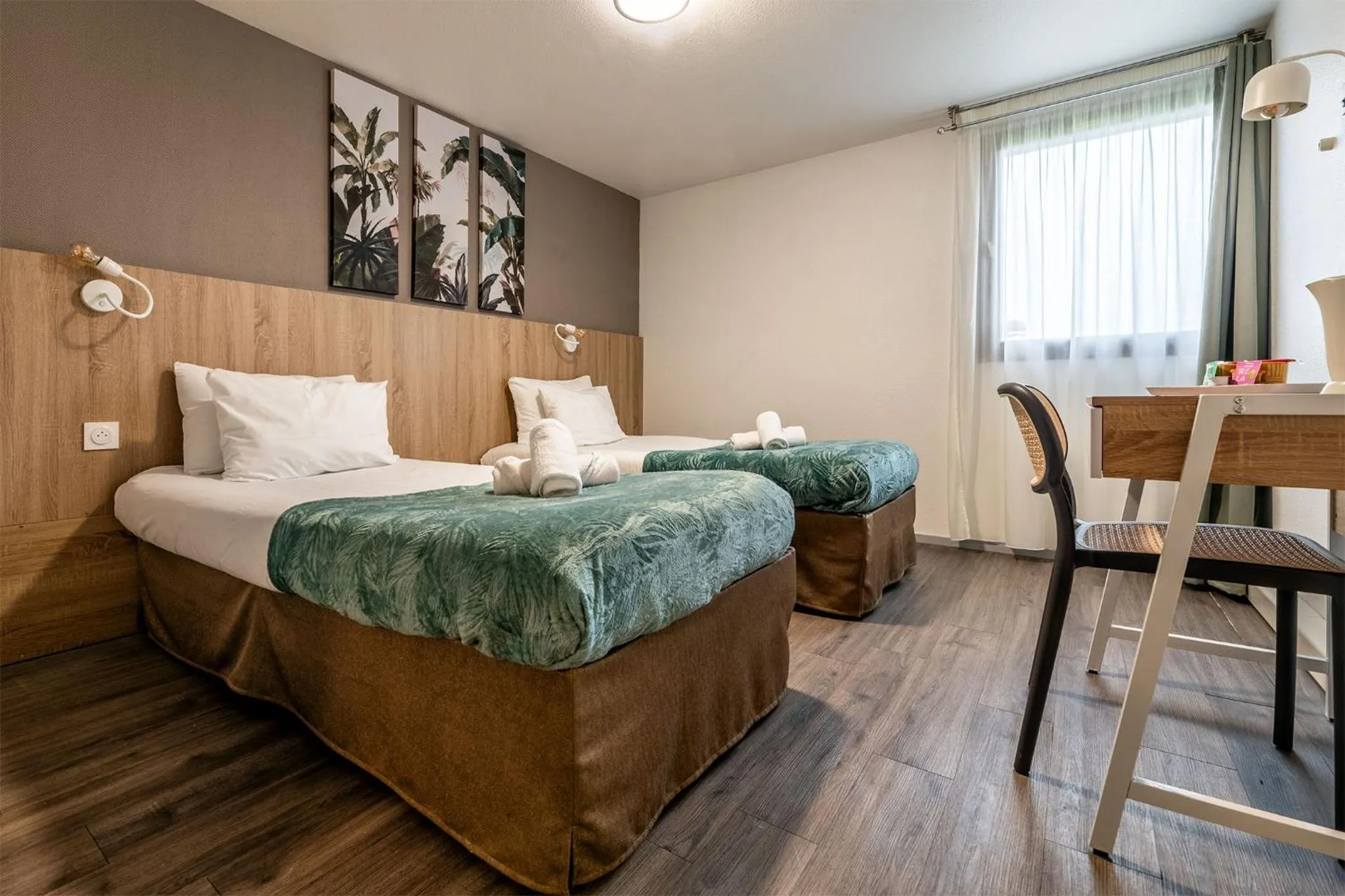 Bedroom, Bed in Hôtel Le Roxane