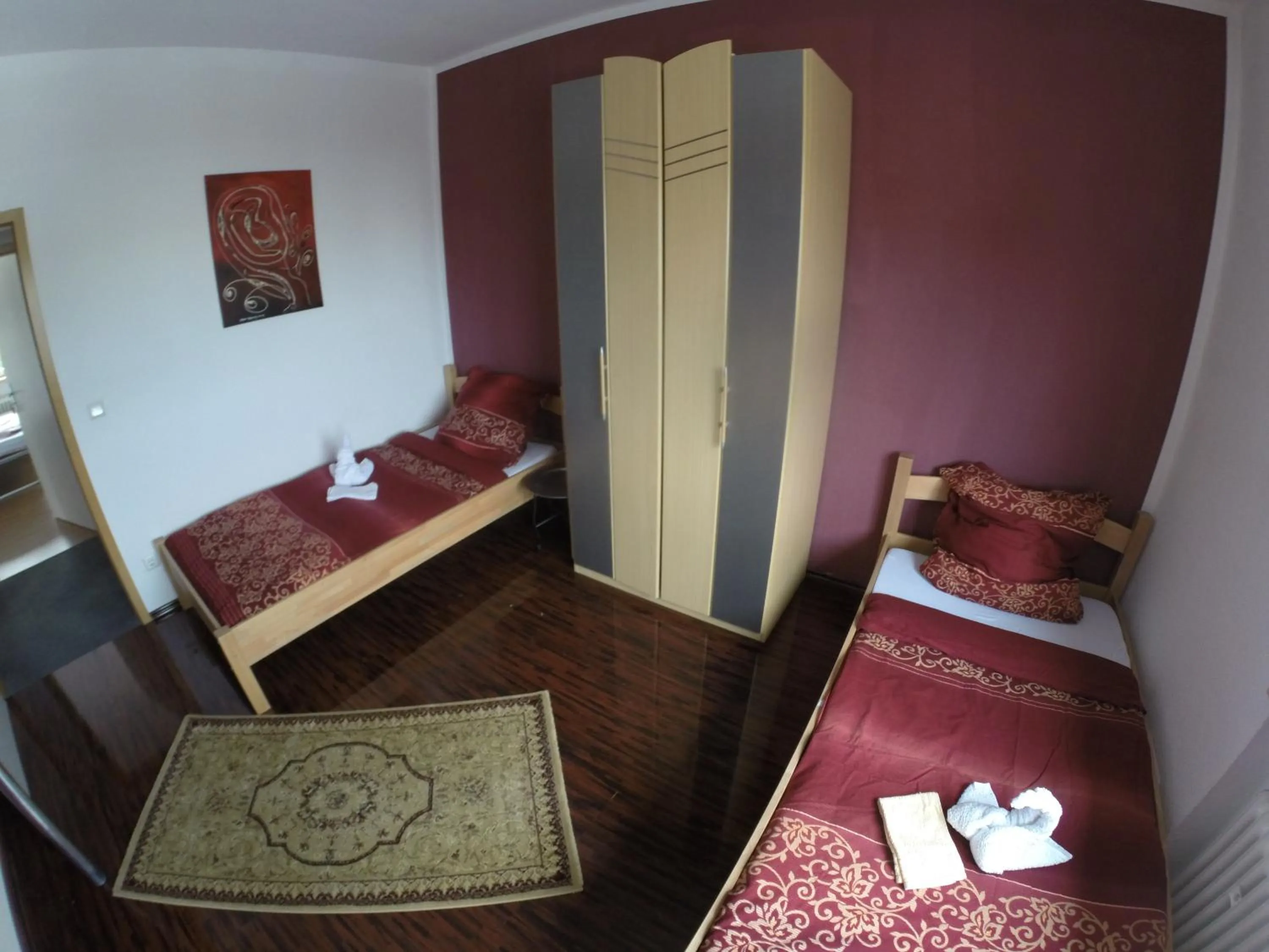 Photo of the whole room, Bed in Die Werkstatt