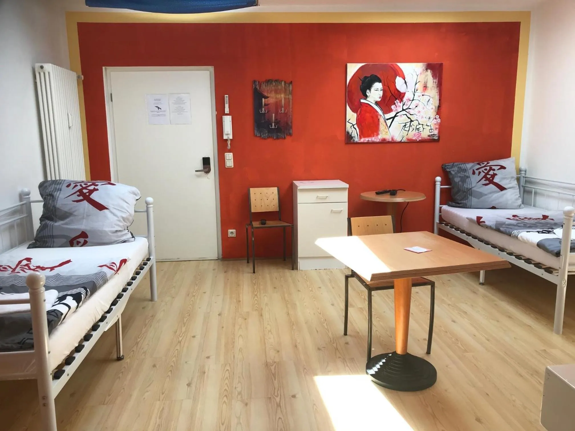 Photo of the whole room, Bed in Die Werkstatt