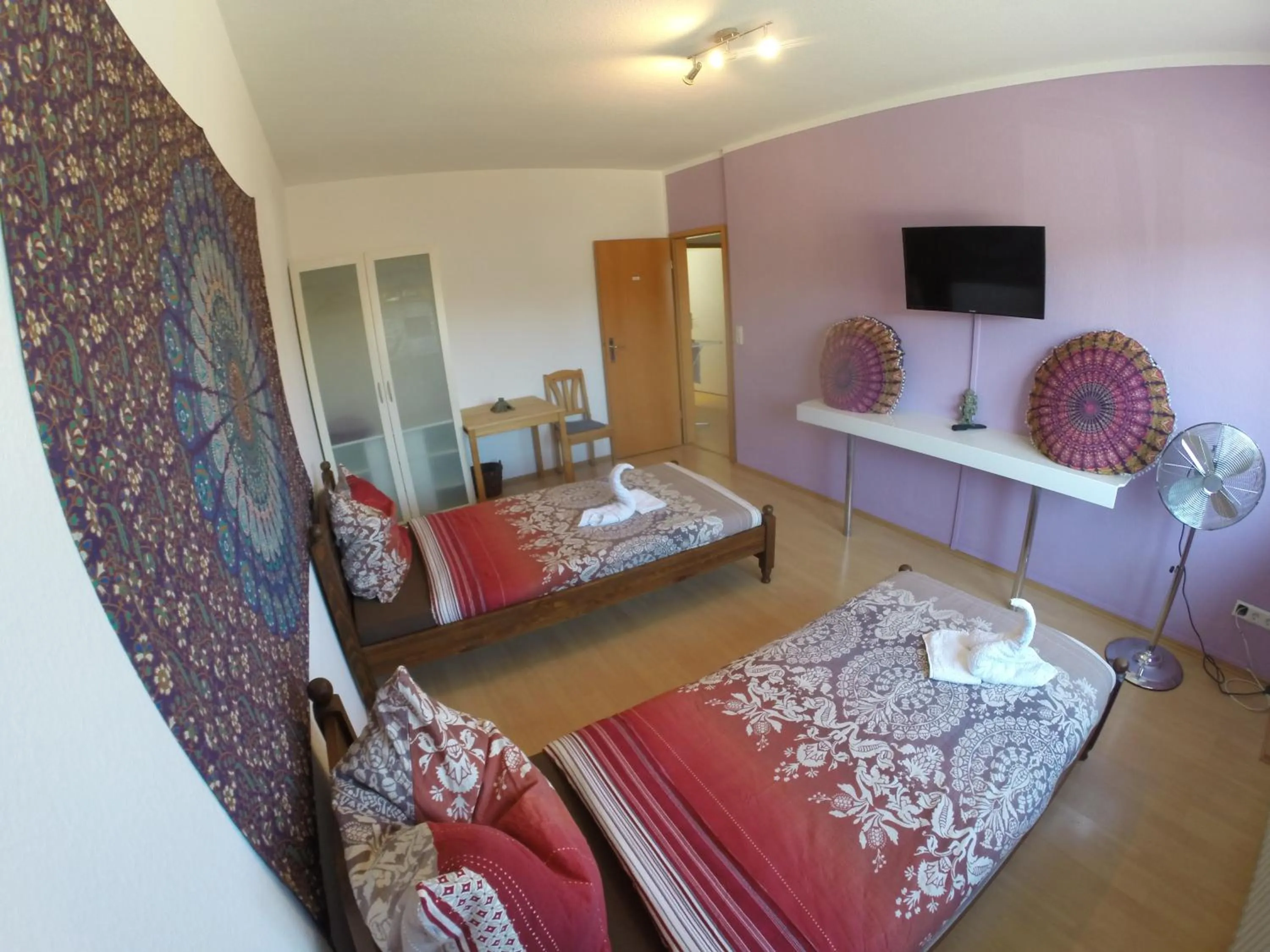 Photo of the whole room, Bed in Die Werkstatt