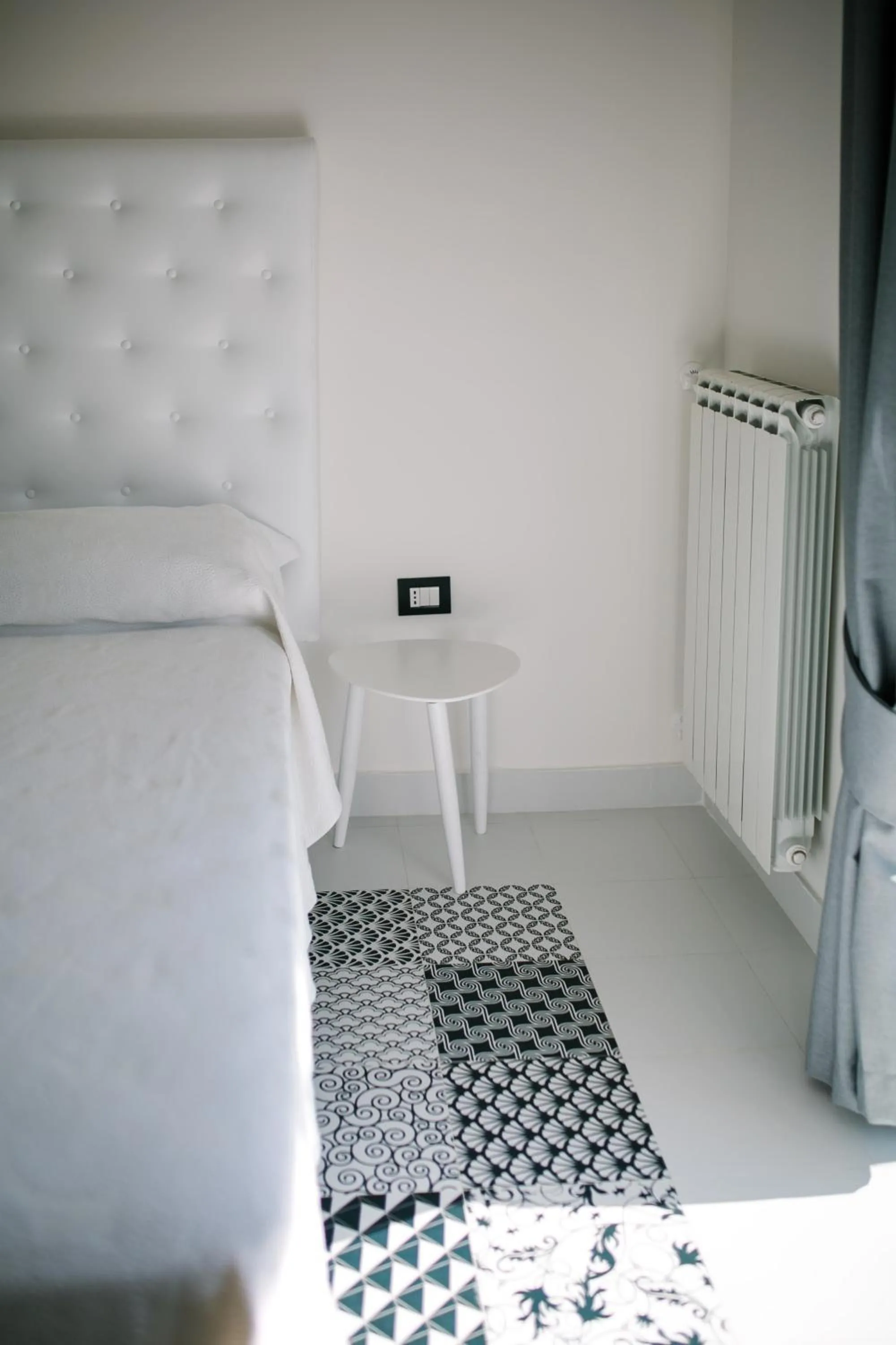 Decorative detail, Bed in Rosa e Valentino