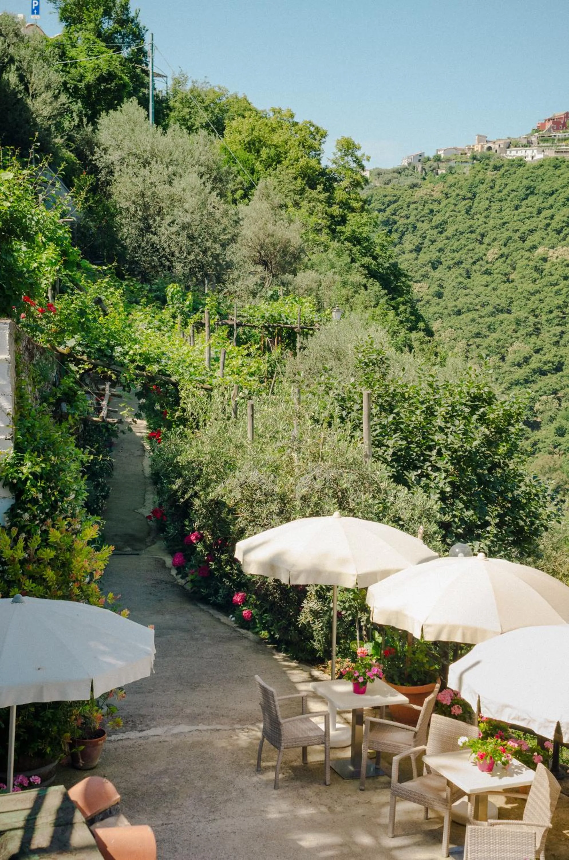 Property building in Rosa e Valentino