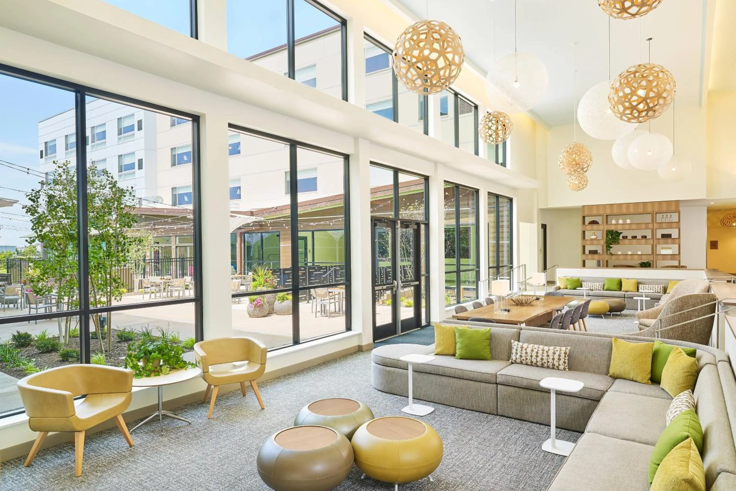 Lobby or reception in Element West Des Moines