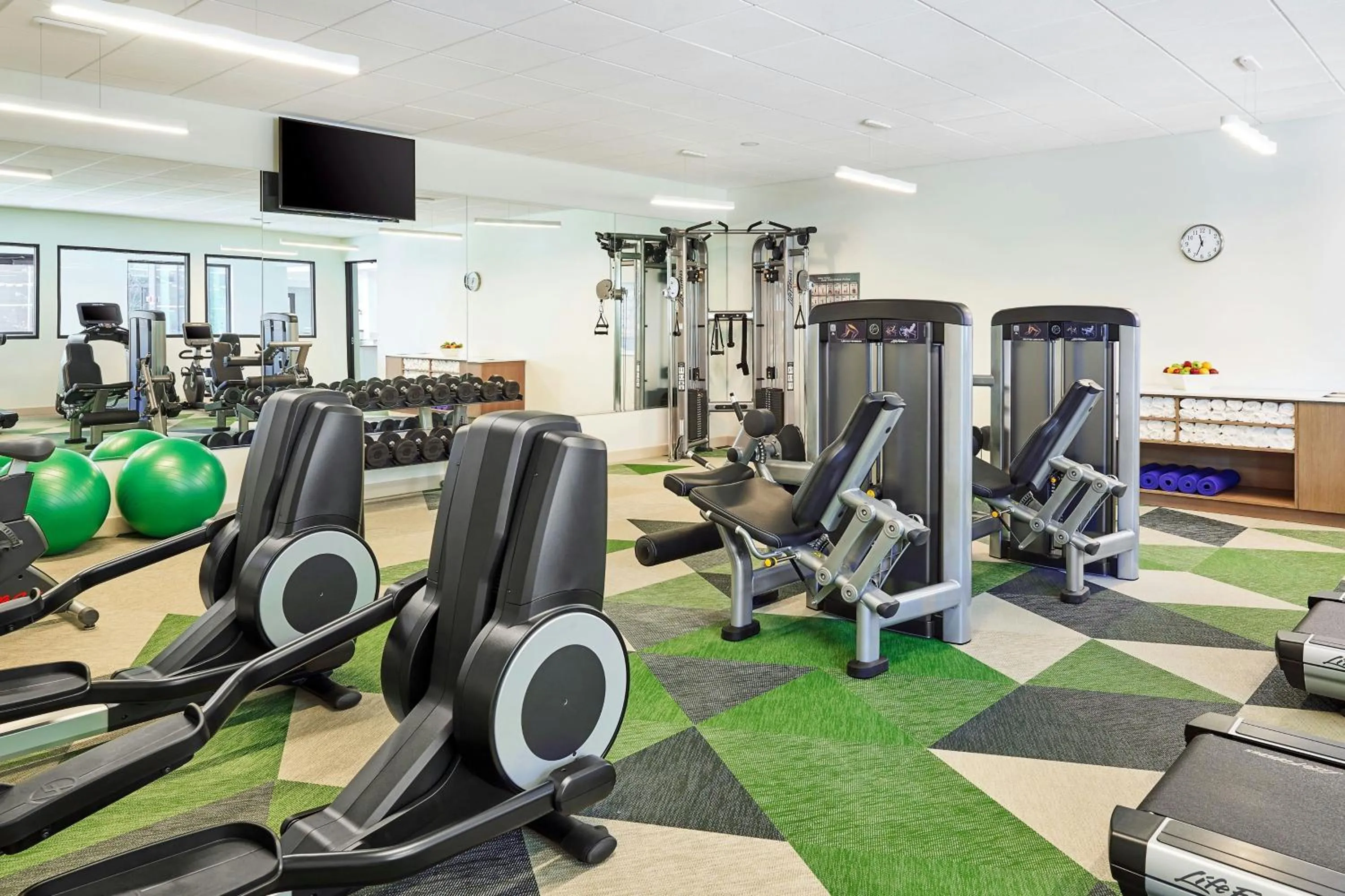 Fitness centre/facilities in Element West Des Moines