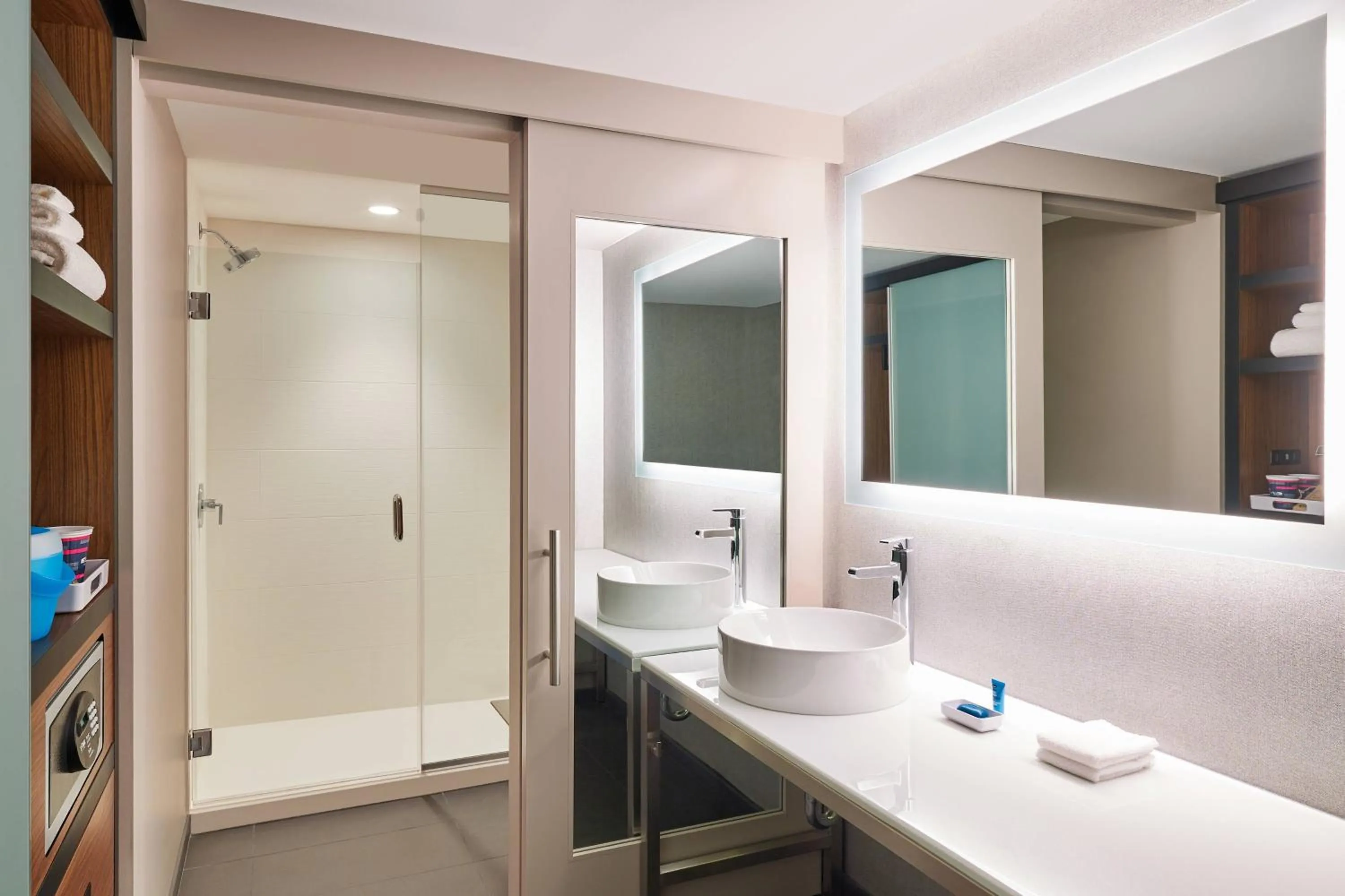 Bathroom in Aloft Austin Downtown