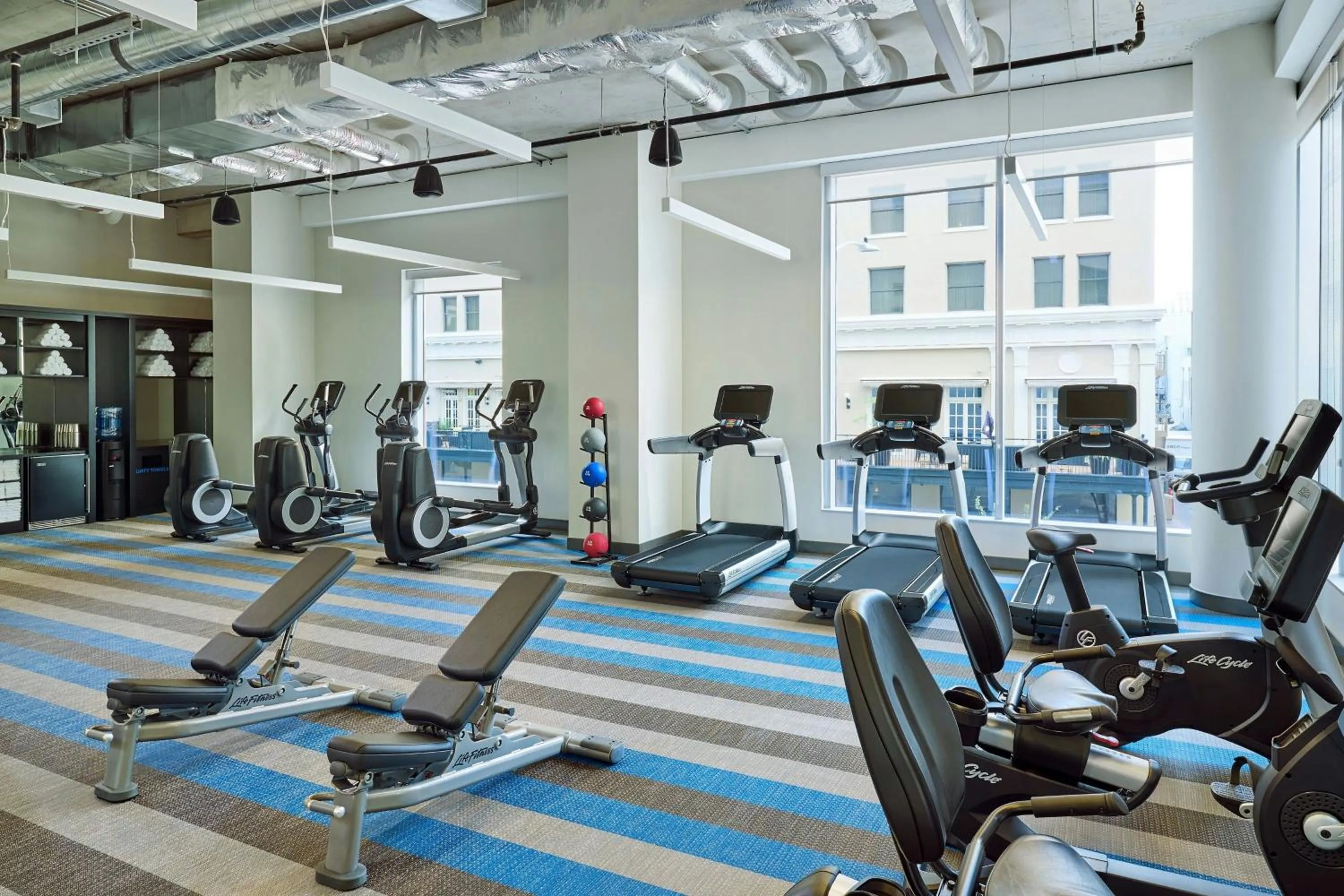 Fitness centre/facilities in Aloft Austin Downtown