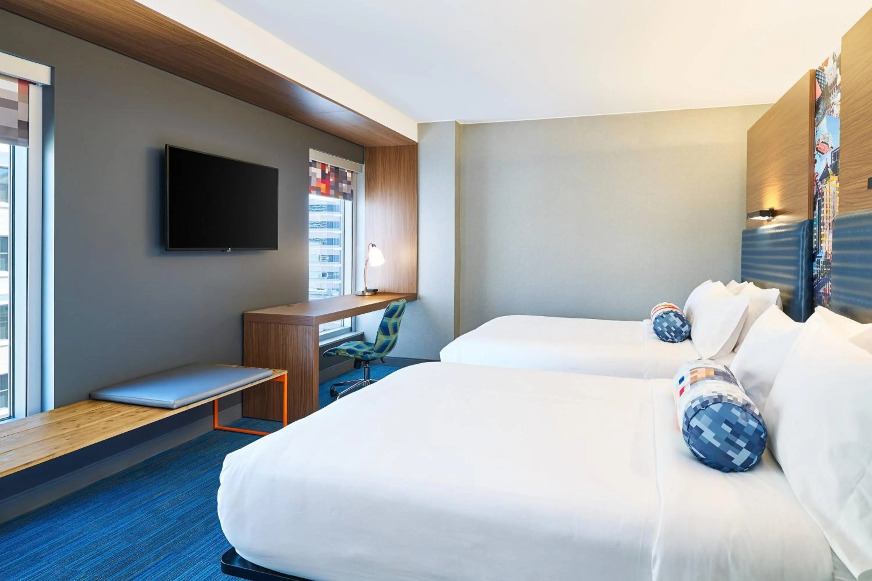 Photo of the whole room, Bed in Aloft Austin Downtown