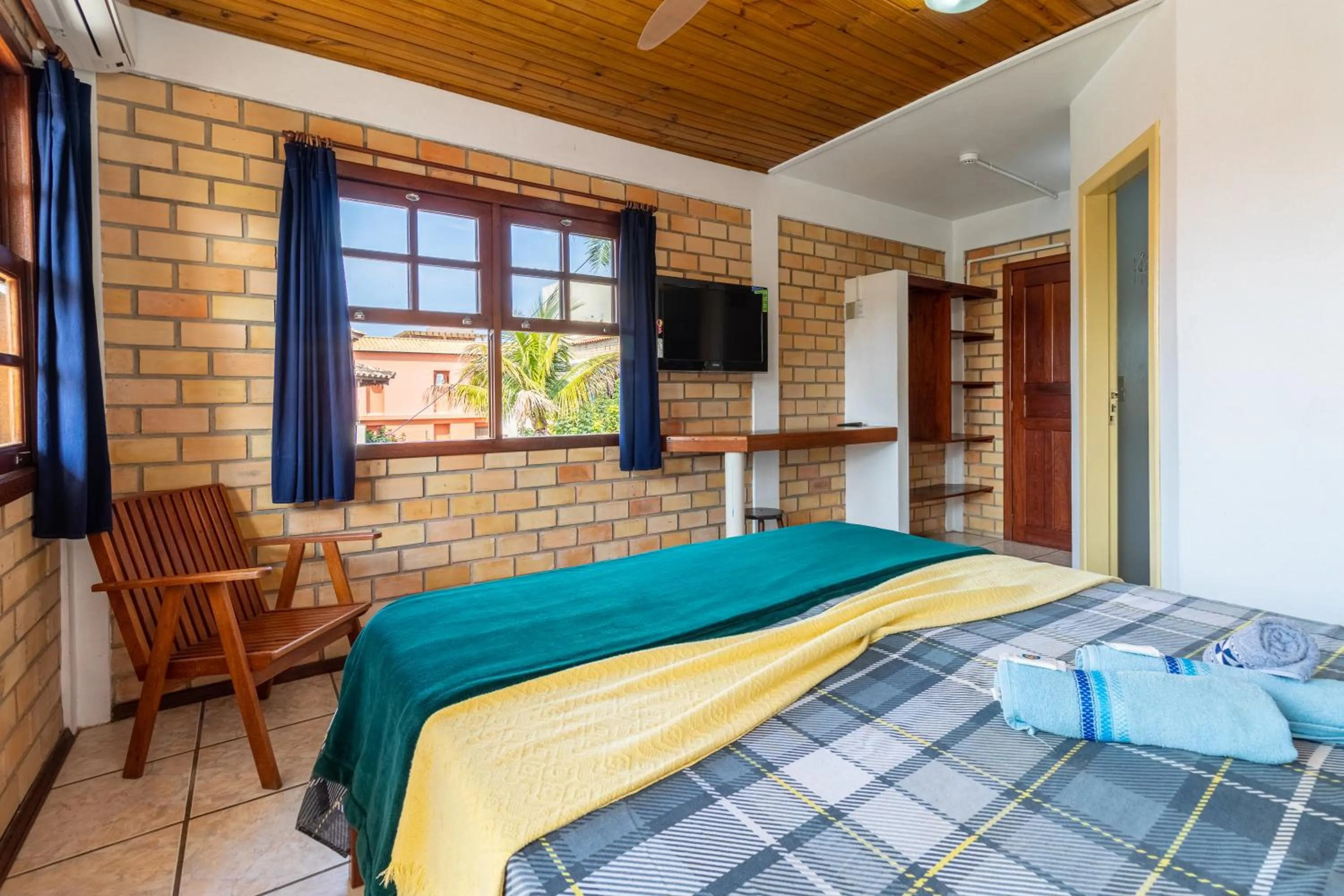 Triple Room with Balcony in Pousada Baleia Franca