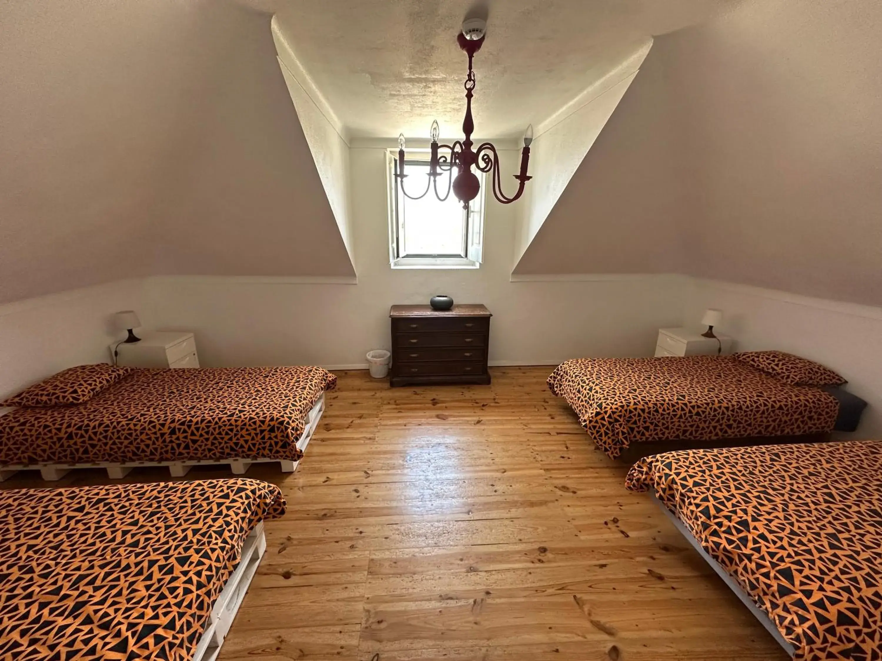 Bed in 4-Bed Mixed Dormitory Room in Casa Branca Bed in 4-Bed Mixed Dormitory Room in Casa Branca