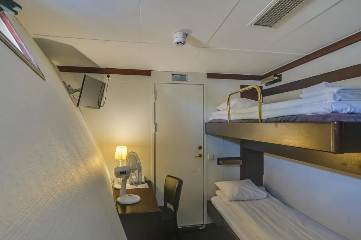 Bed in Mälardrottningen Yacht Hotel