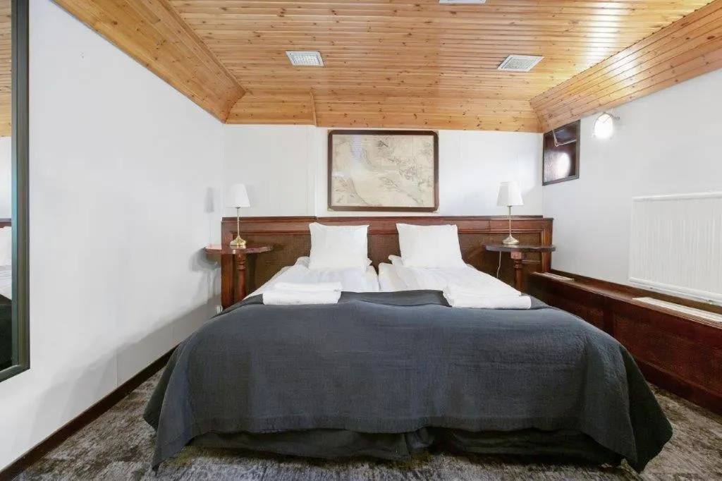Bed in Mälardrottningen Yacht Hotel