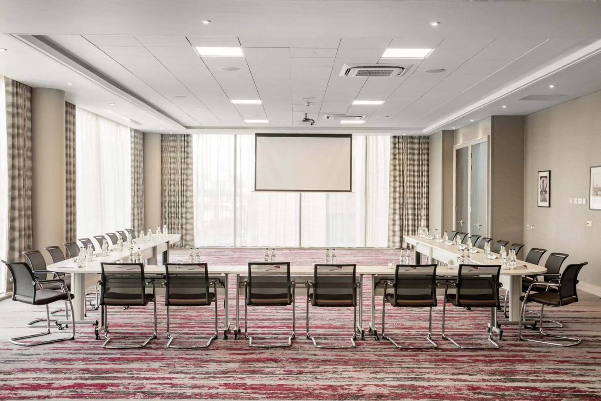 Meeting/conference room in Crowne Plaza London - Docklands by IHG