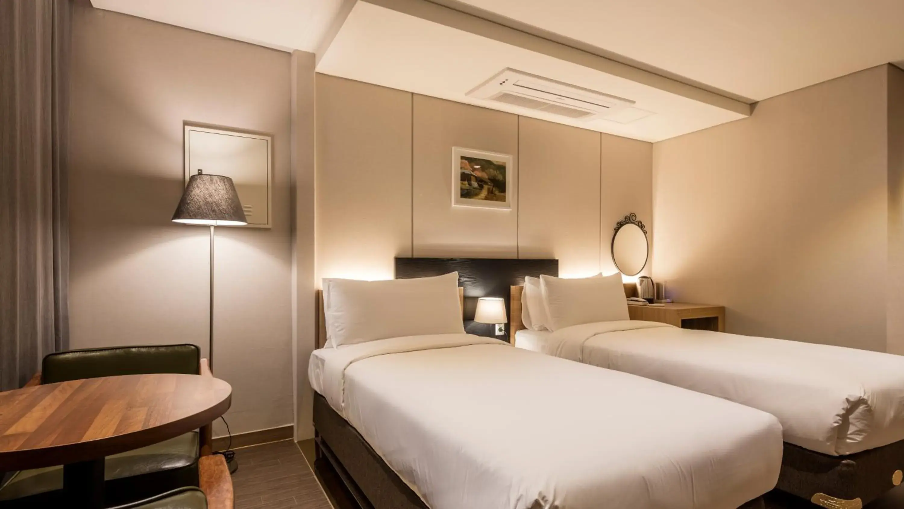 Standard Twin Room in The First Stay Hotel Standard Twin Room in The First Stay Hotel