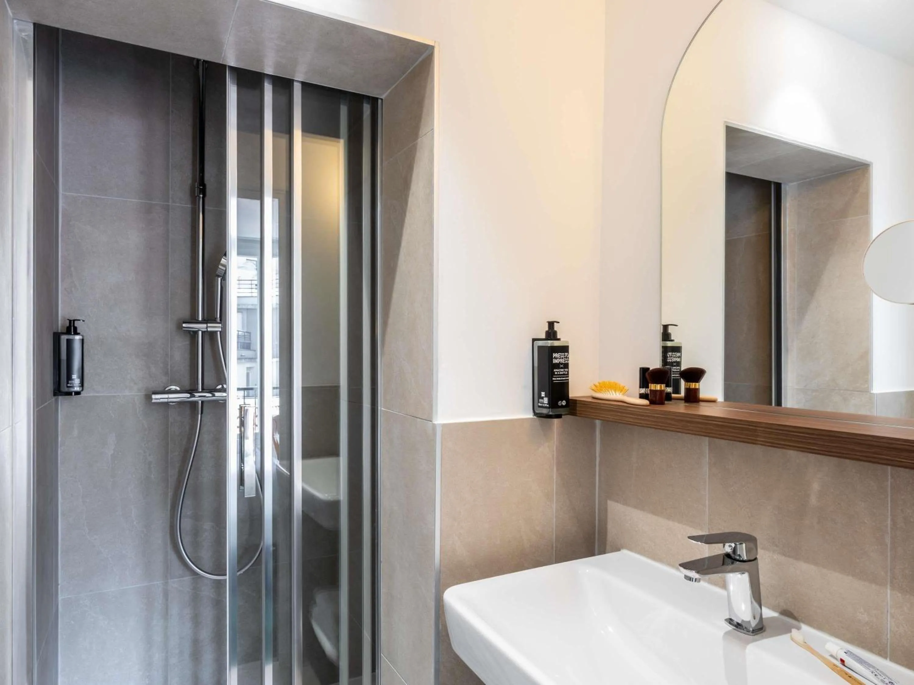 Bedroom in Ibis Styles Paris Jardin de la Villette - Rénové en 2025