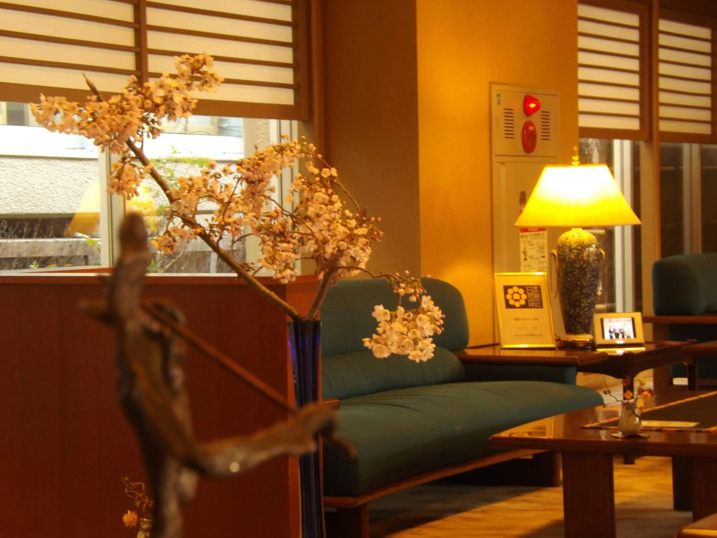 Communal lounge/ TV room in Yutorelo Toyako