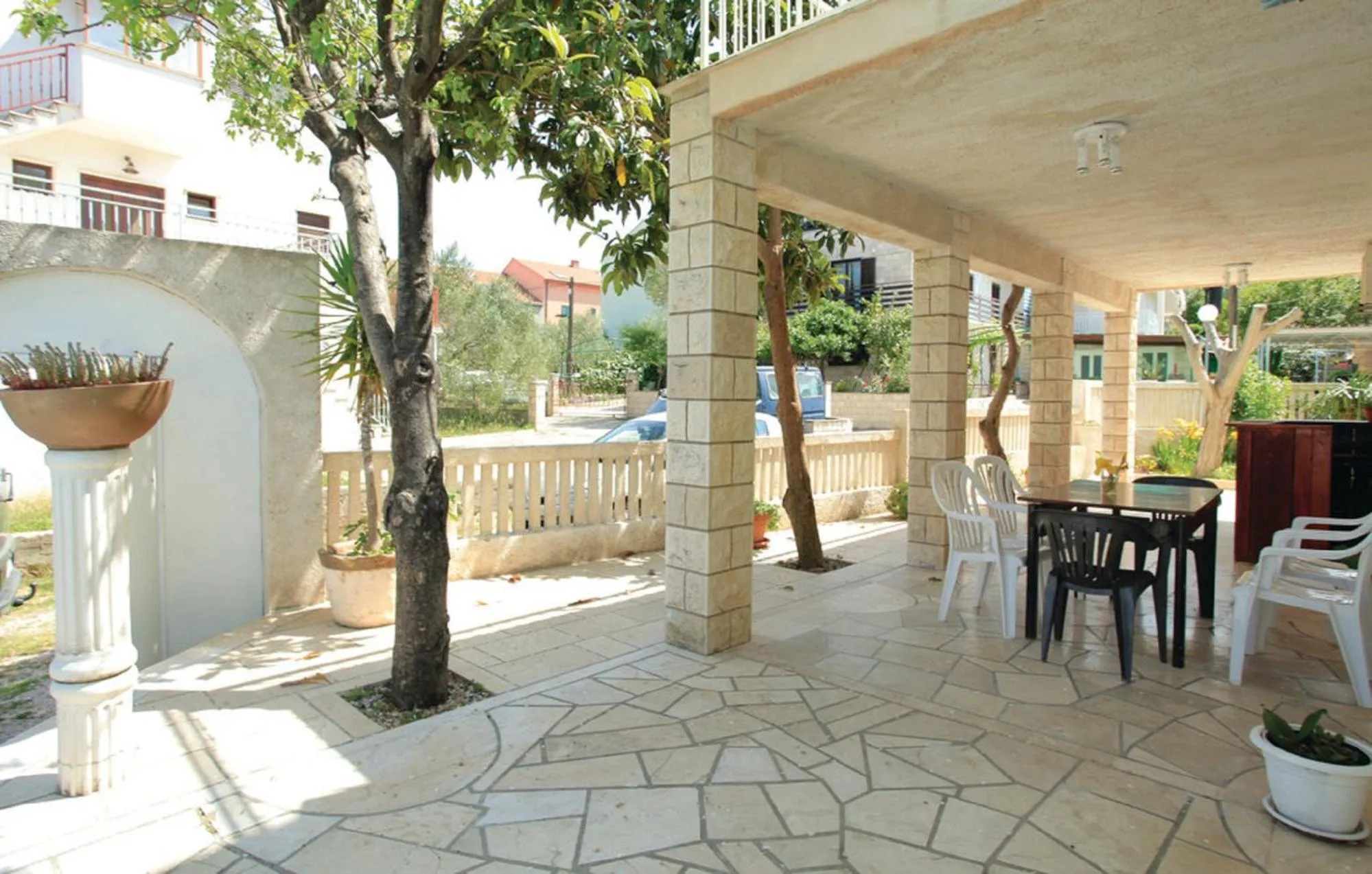 Balcony/Terrace in Dragan's Den Hostel