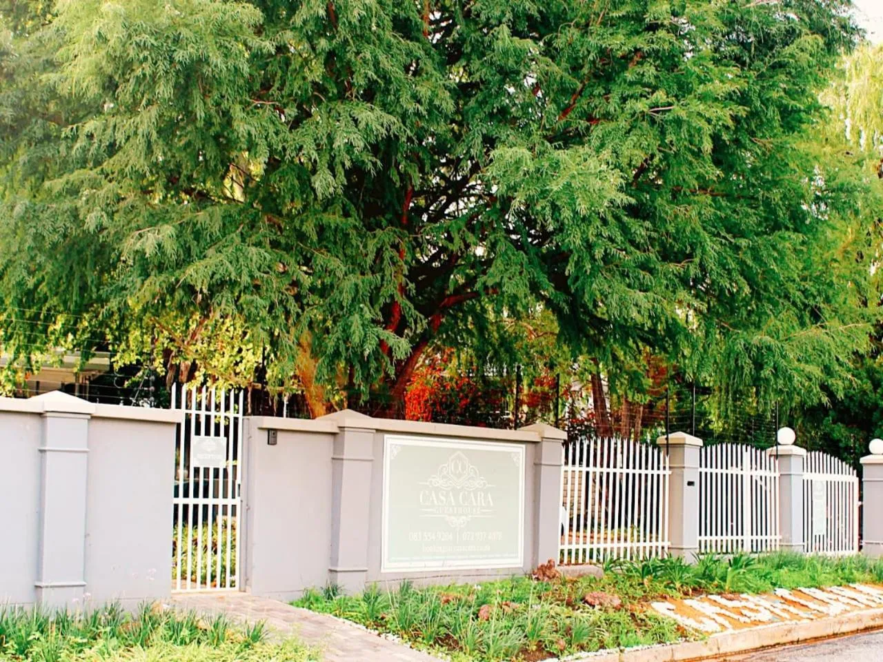 Property building in Casa Cara Guest House