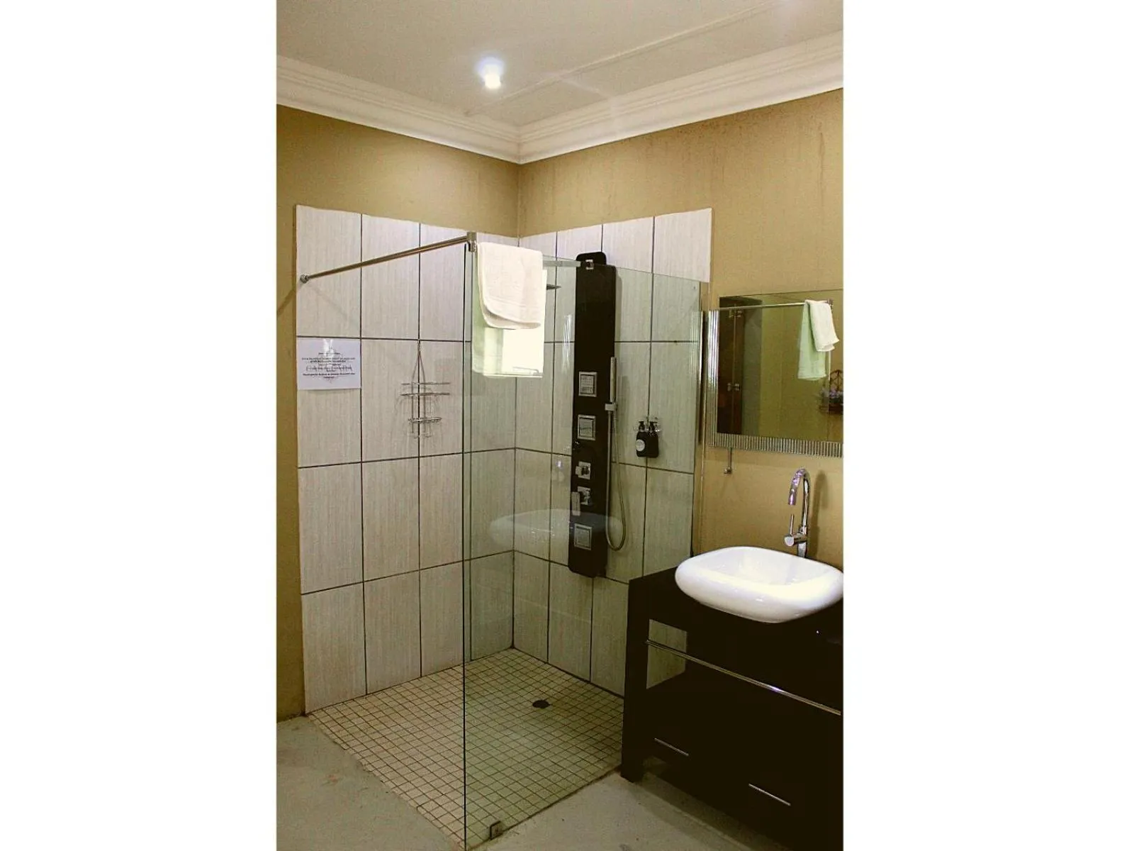 Bathroom in Casa Cara Guest House