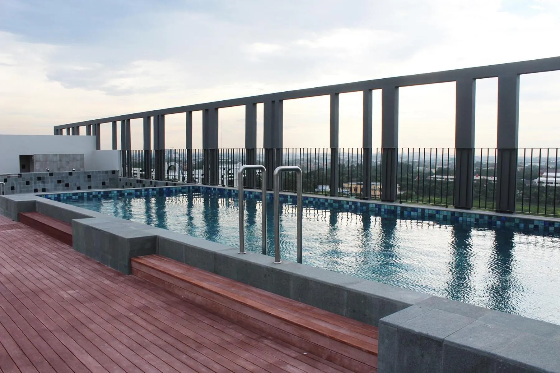 Swimming pool in Swiss-Belinn Cikarang