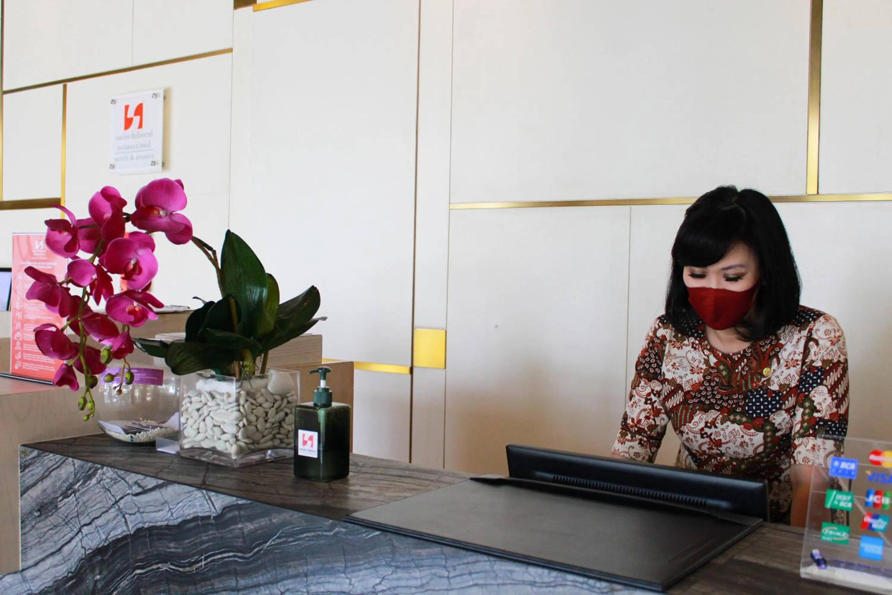 Lobby or reception in Swiss-Belinn Cikarang