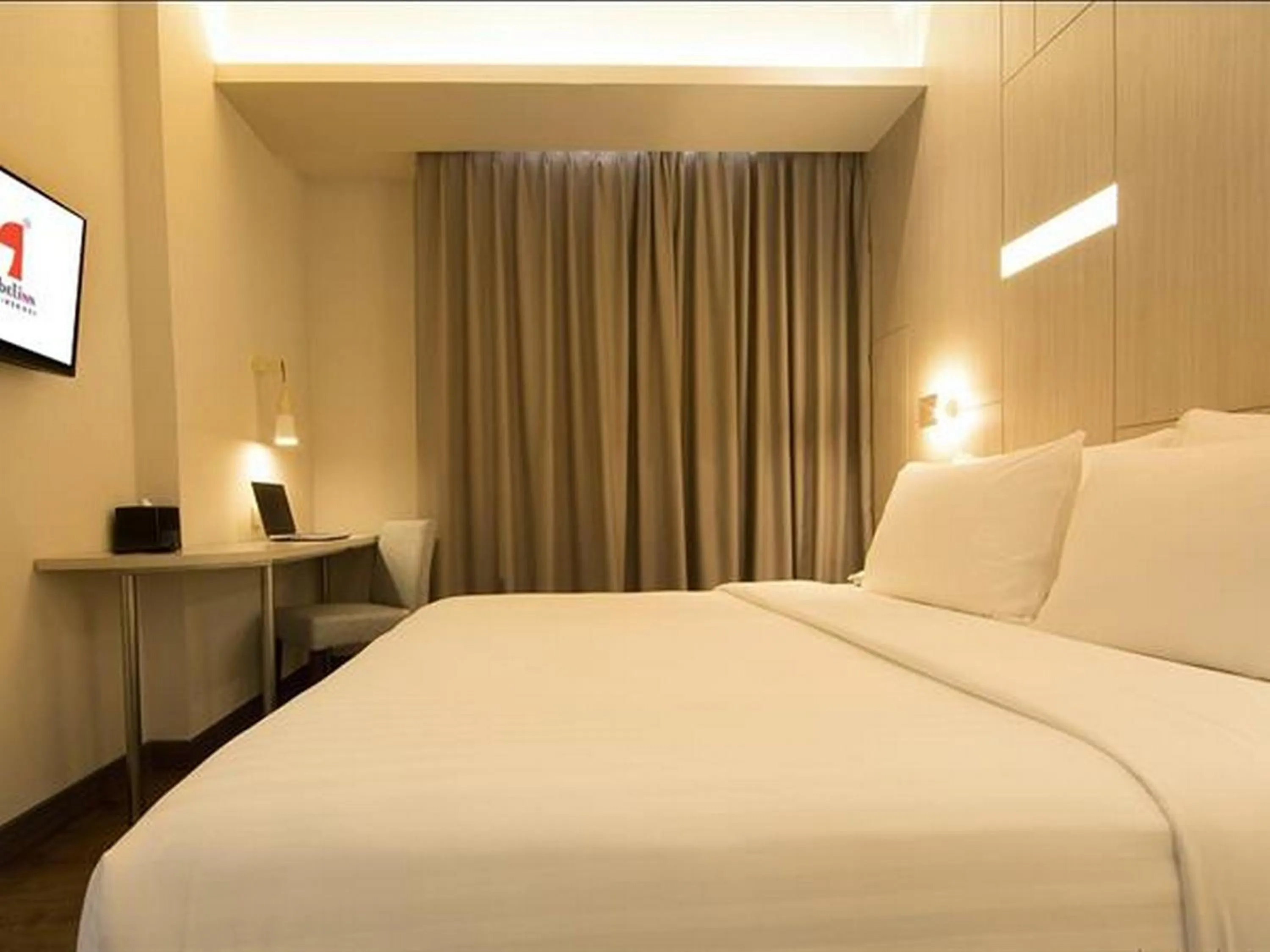 Bed in Swiss-Belinn Cikarang