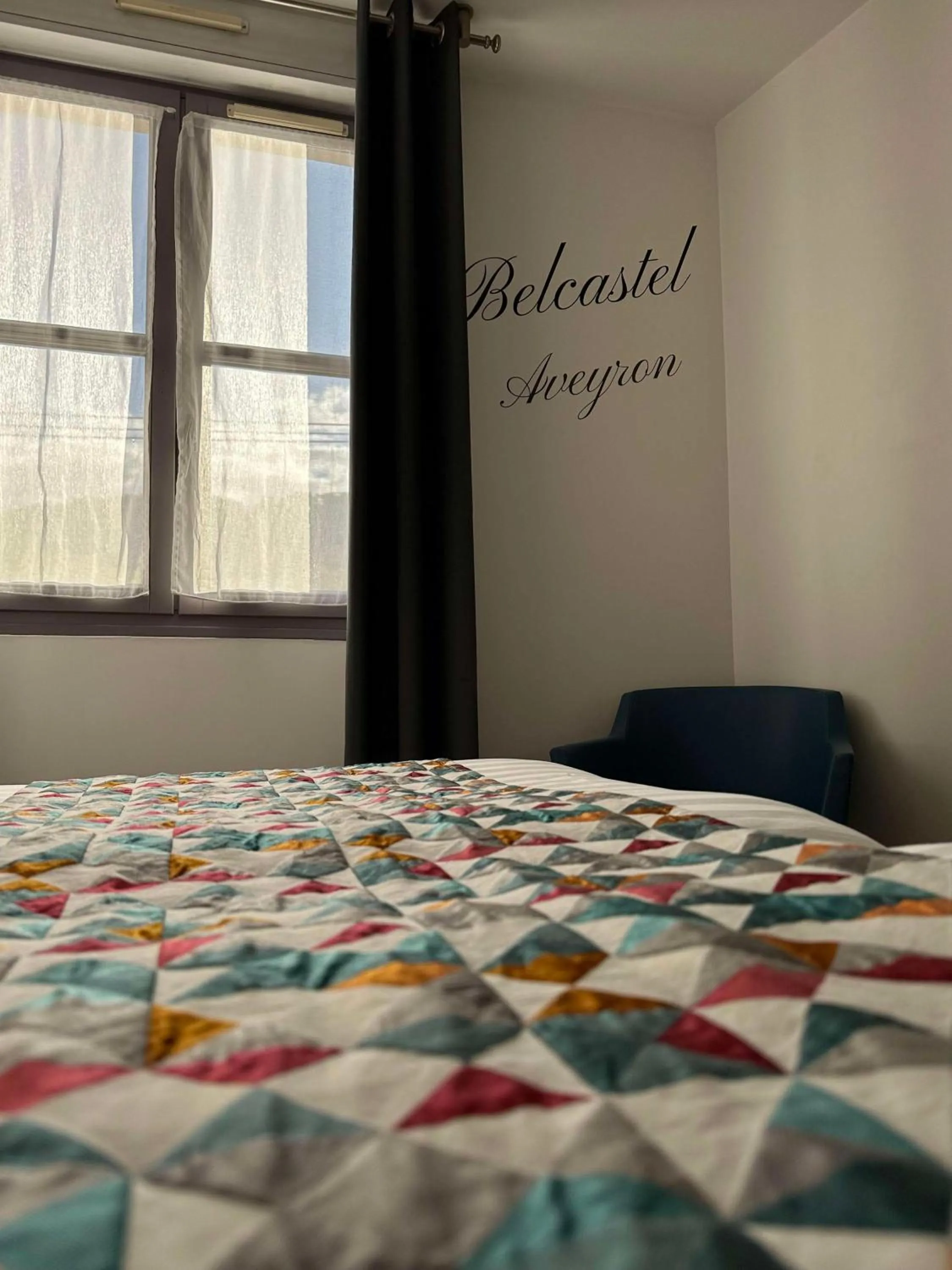 Bedroom, Bed in Best Western Le Pont d'Or