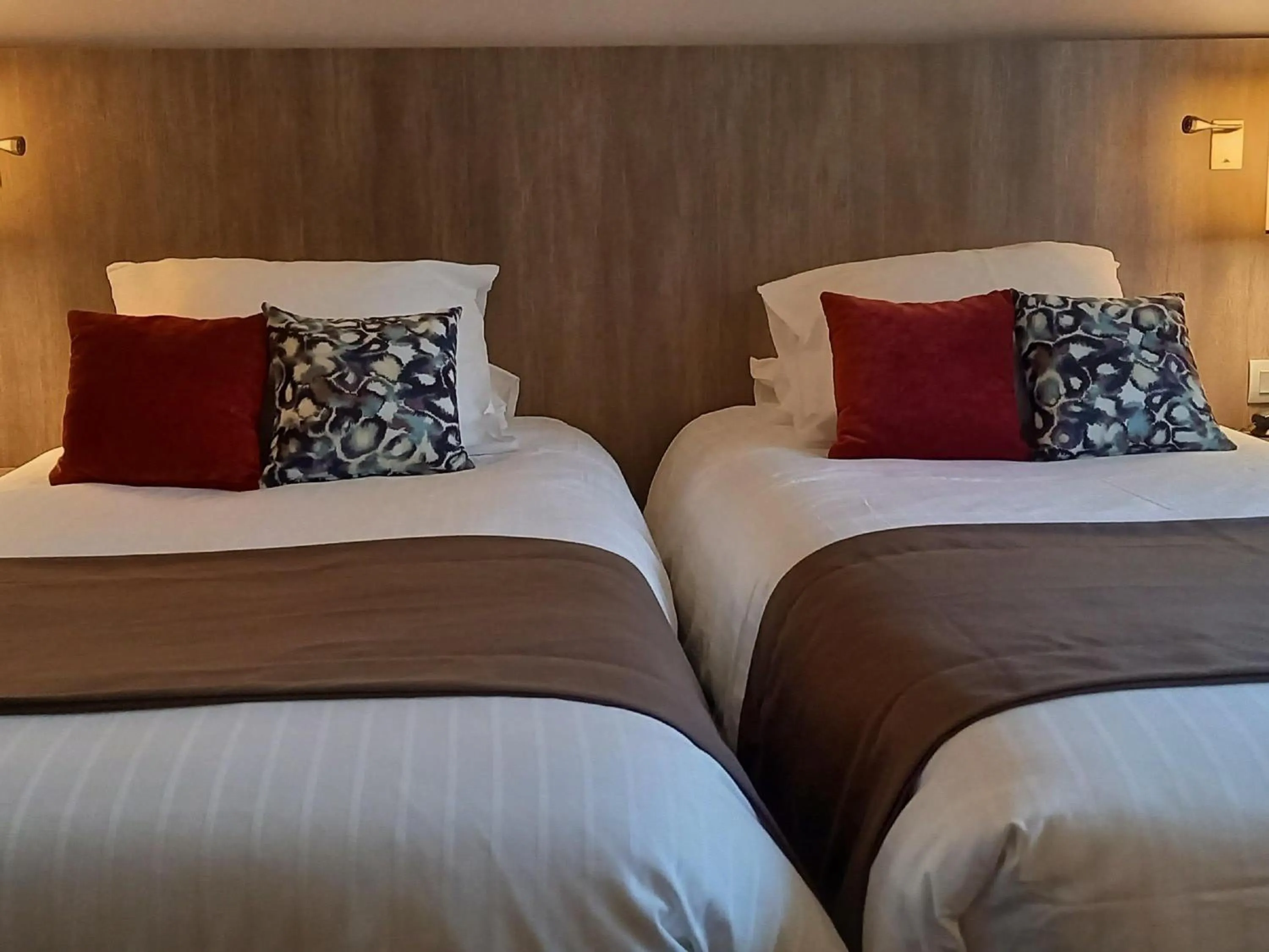 Bedroom, Bed in Mercure Dinan Port Le Jerzual