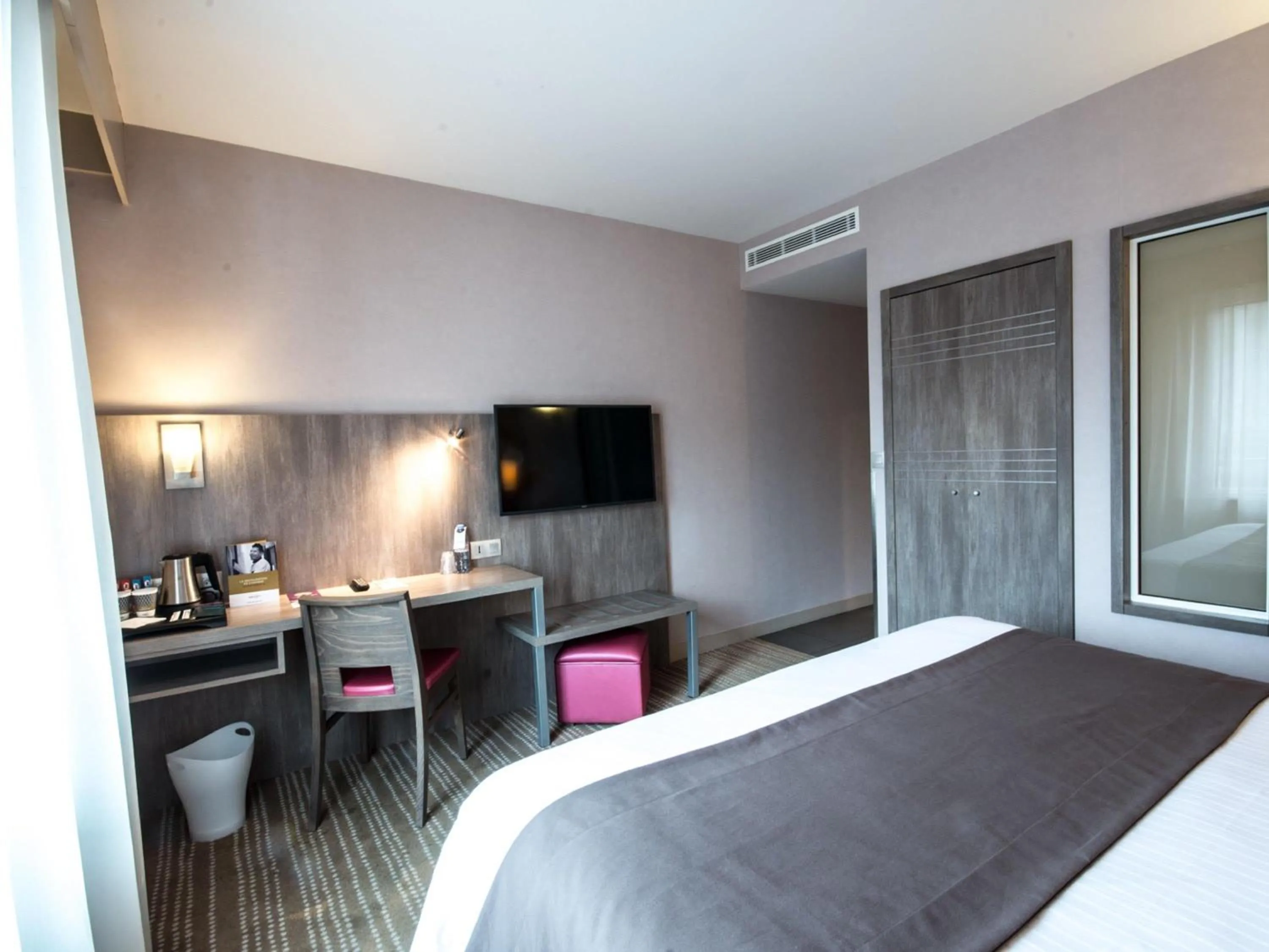 Bedroom, Bed in Mercure Dinan Port Le Jerzual