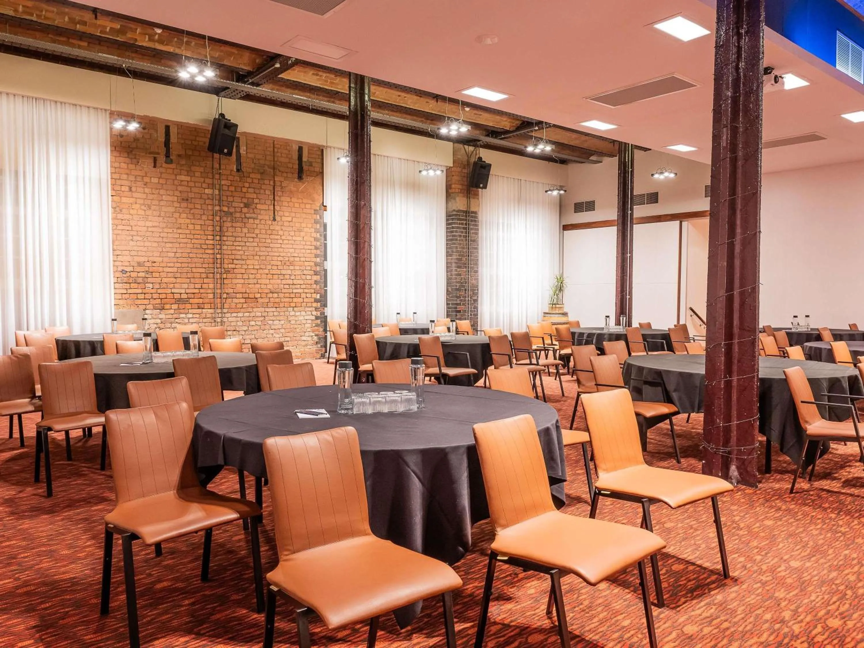 Meeting/conference room in Novotel Cardiff Centre