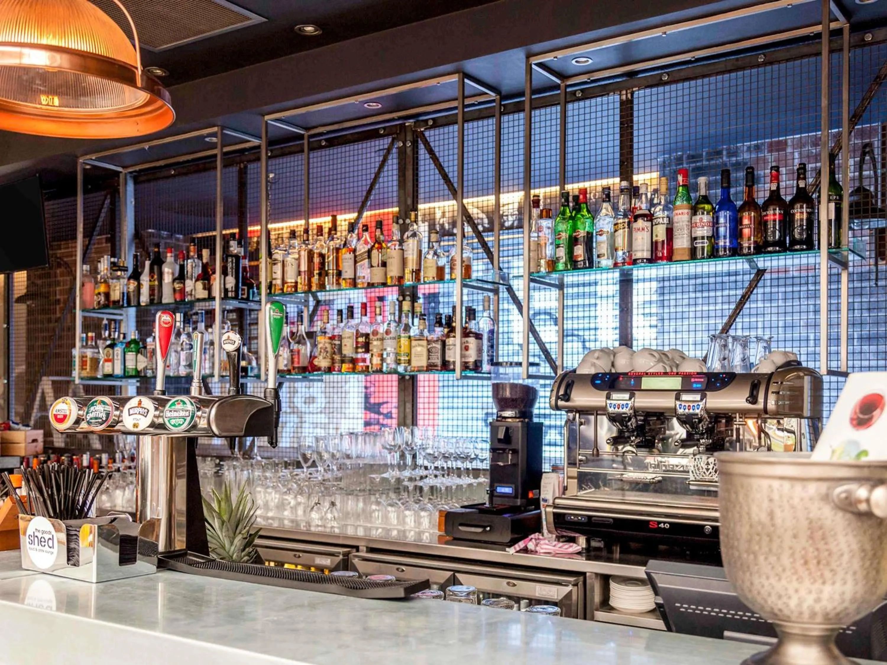 Lounge or bar in Novotel Cardiff Centre