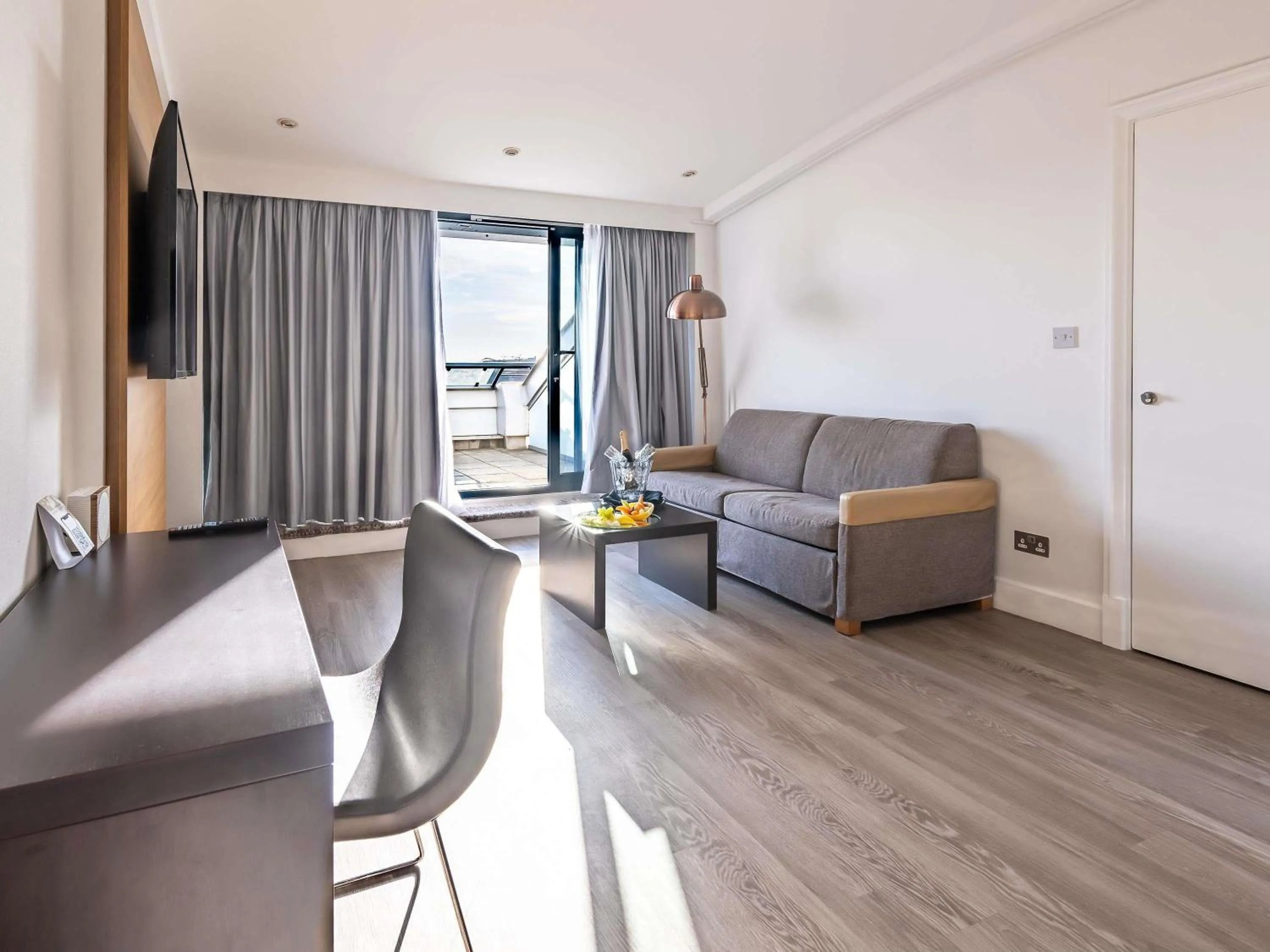 Bedroom in Novotel Cardiff Centre