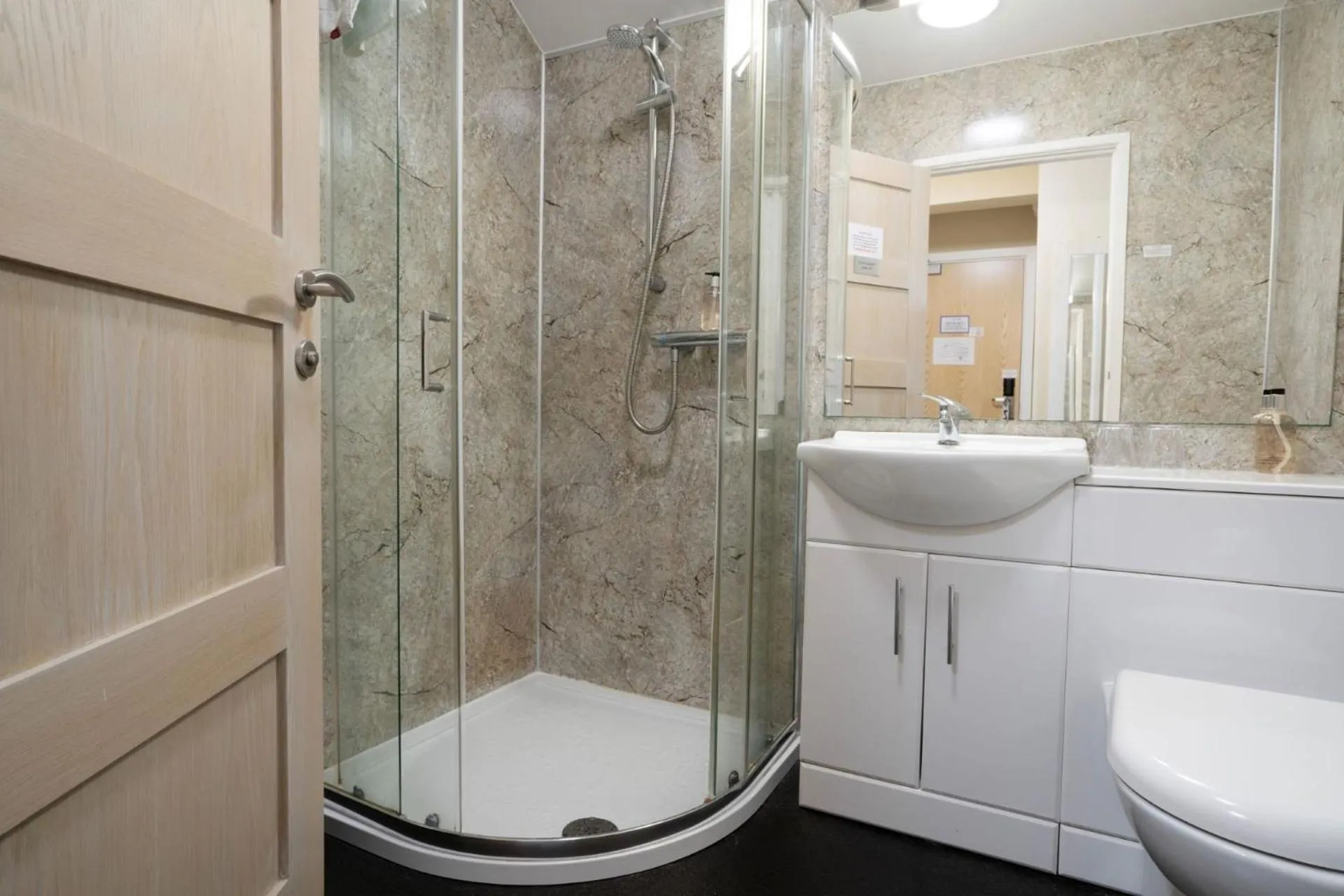 Bathroom in Skipton Hotel - formerly known as Hotel Rendezvous-Skipton