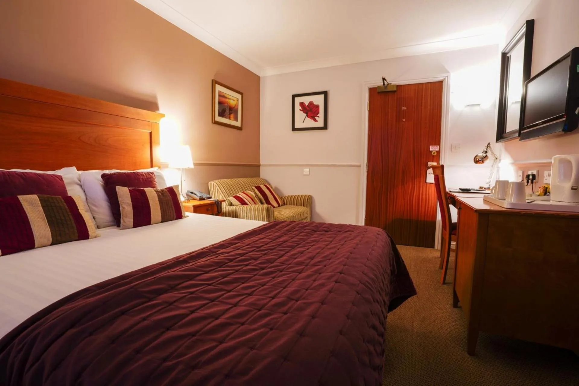 Bedroom, Bed in Skipton Hotel - formerly known as Hotel Rendezvous-Skipton