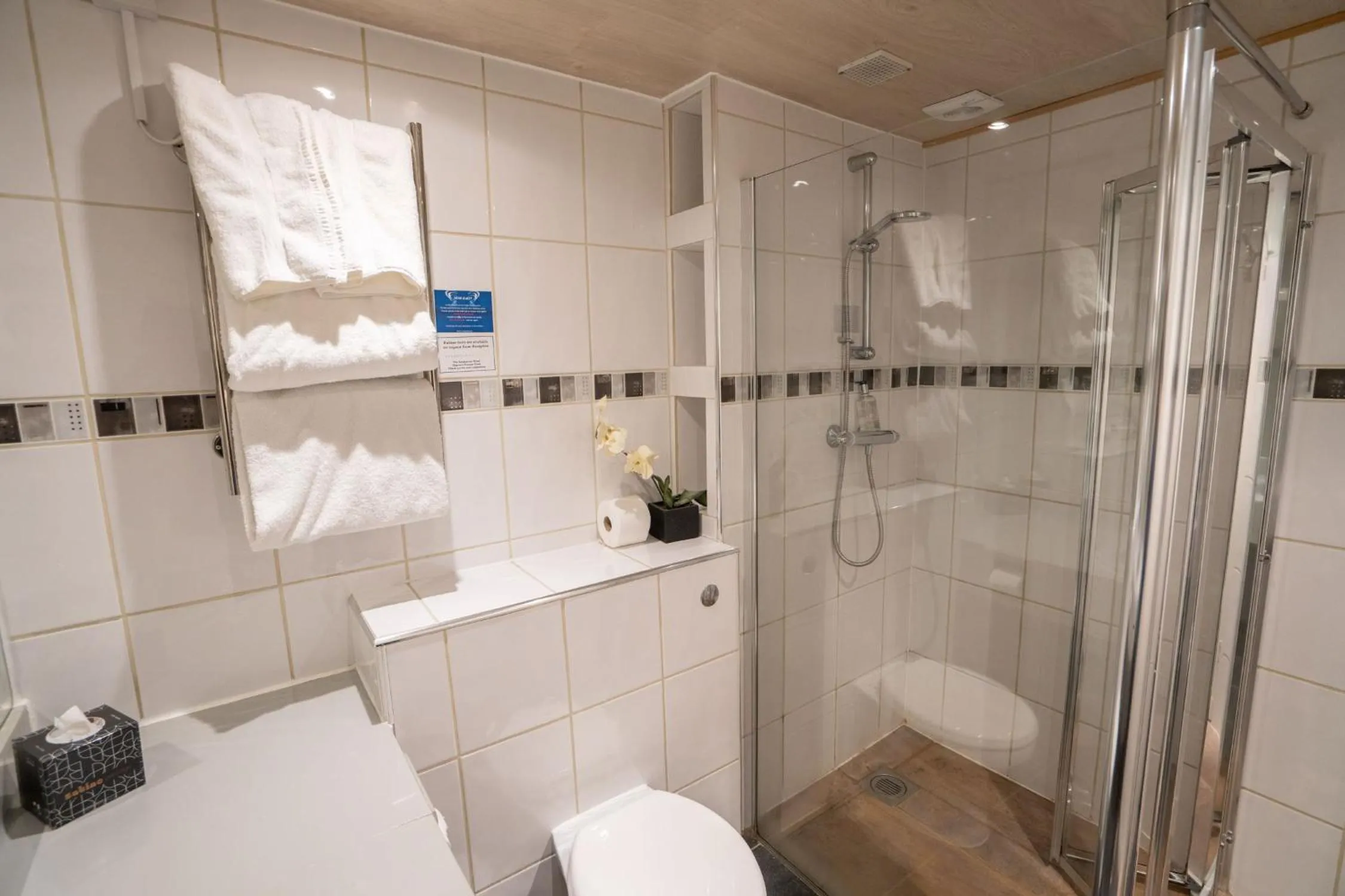 Bathroom in Skipton Hotel - formerly known as Hotel Rendezvous-Skipton