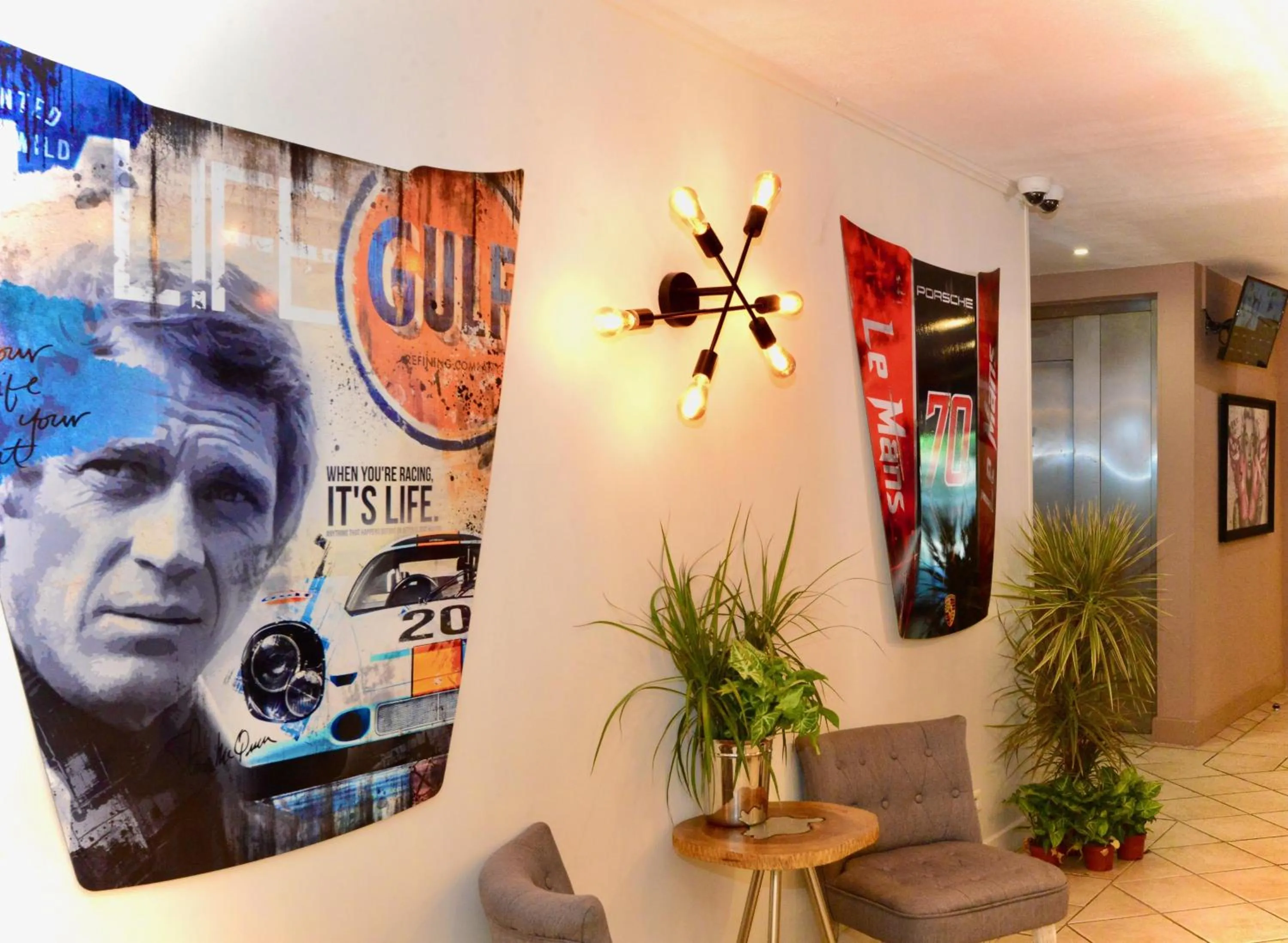 Lobby or reception in Sure Hotel by Best Western Gemenos en Provence