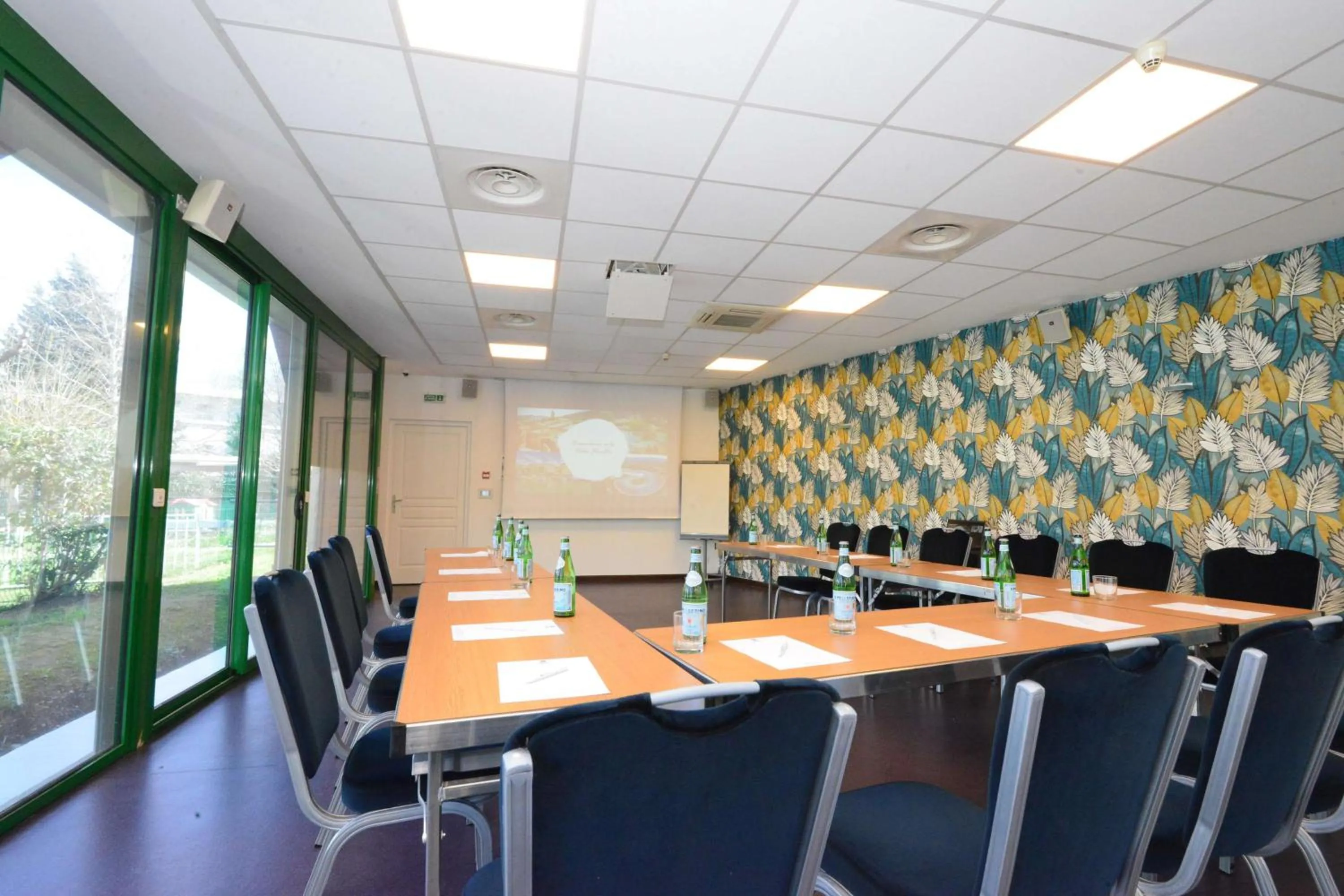Meeting/conference room in Best Western Gemenos Villa Florette