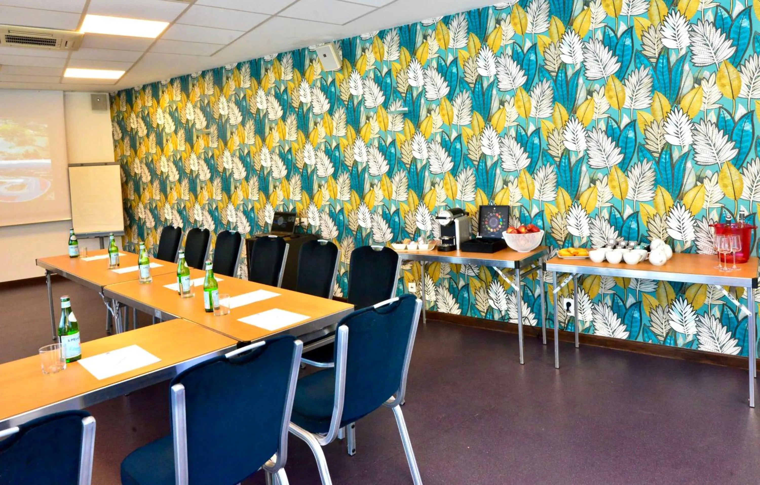 Meeting/conference room in Best Western Gemenos Villa Florette