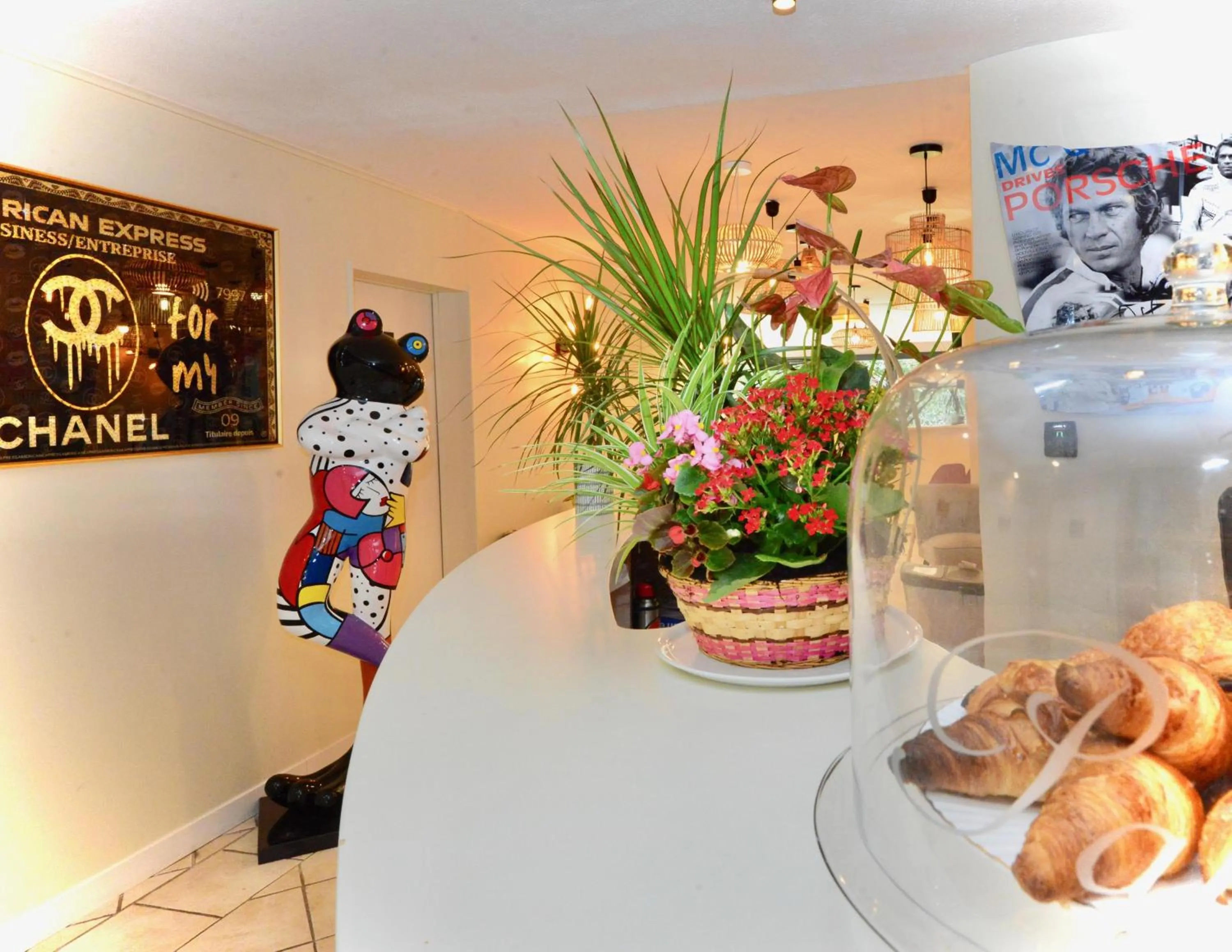 Lobby or reception in Sure Hotel by Best Western Gemenos en Provence