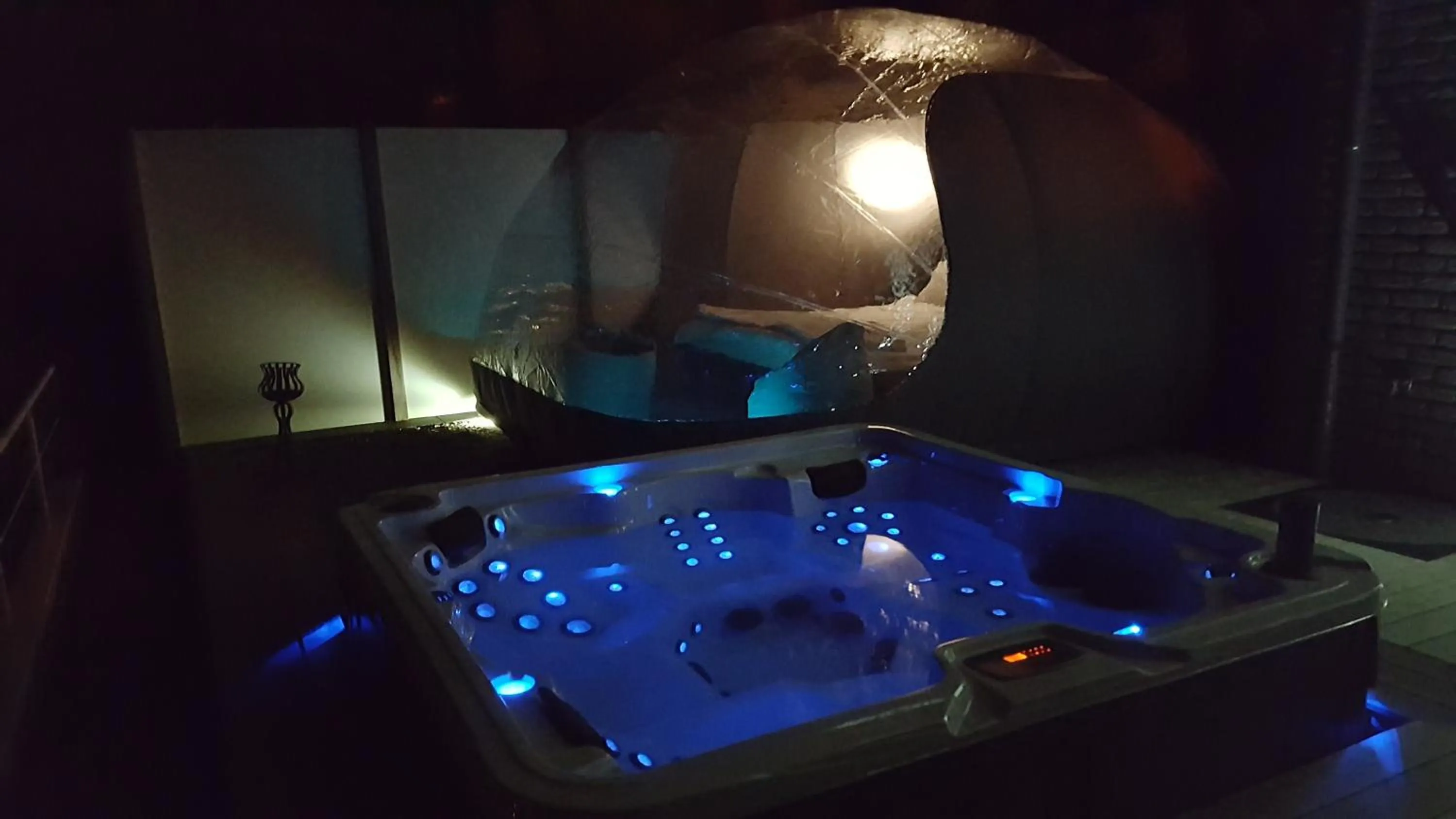 Hot Tub in PepinSphair