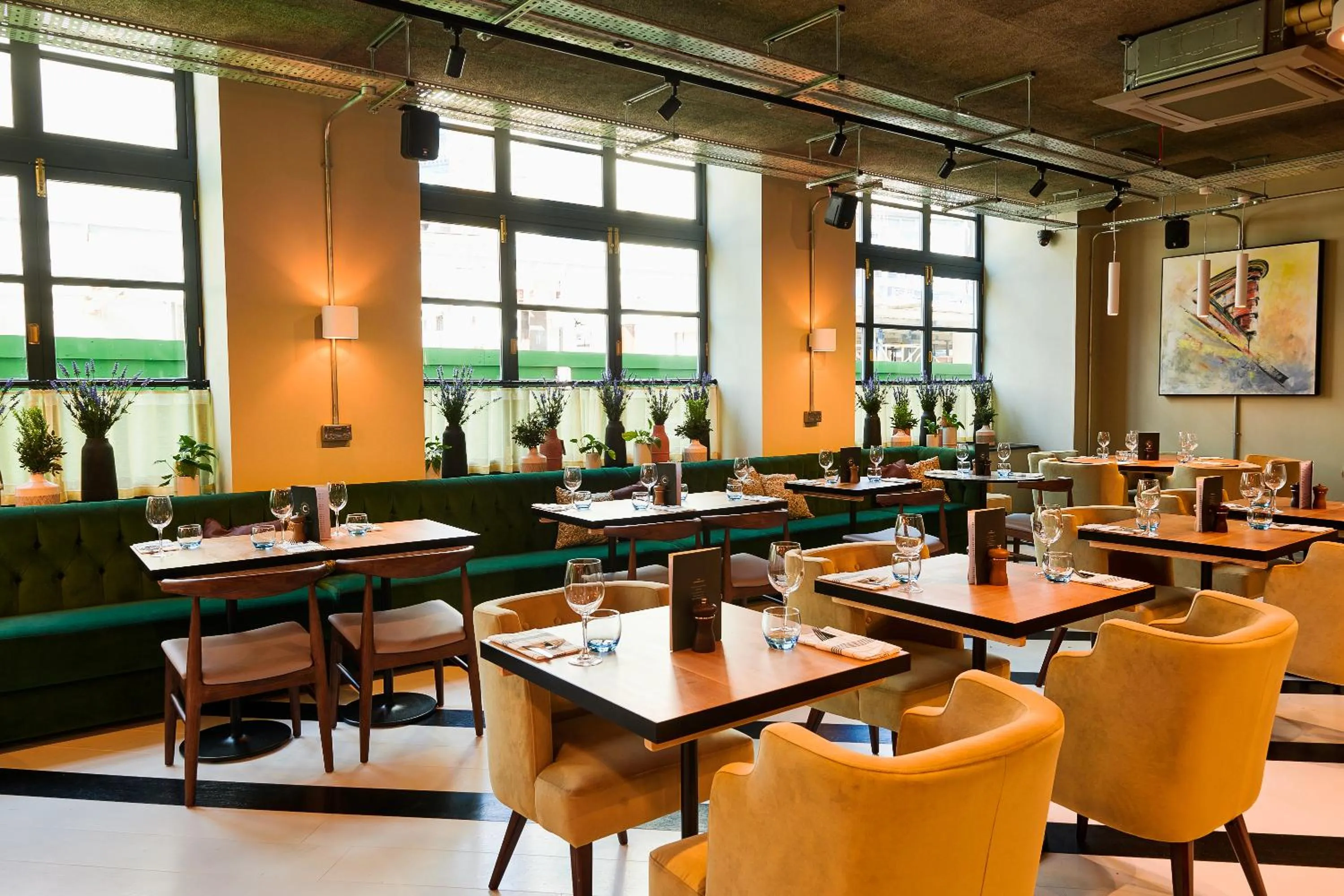 Restaurant/places to eat in The Chamberlain