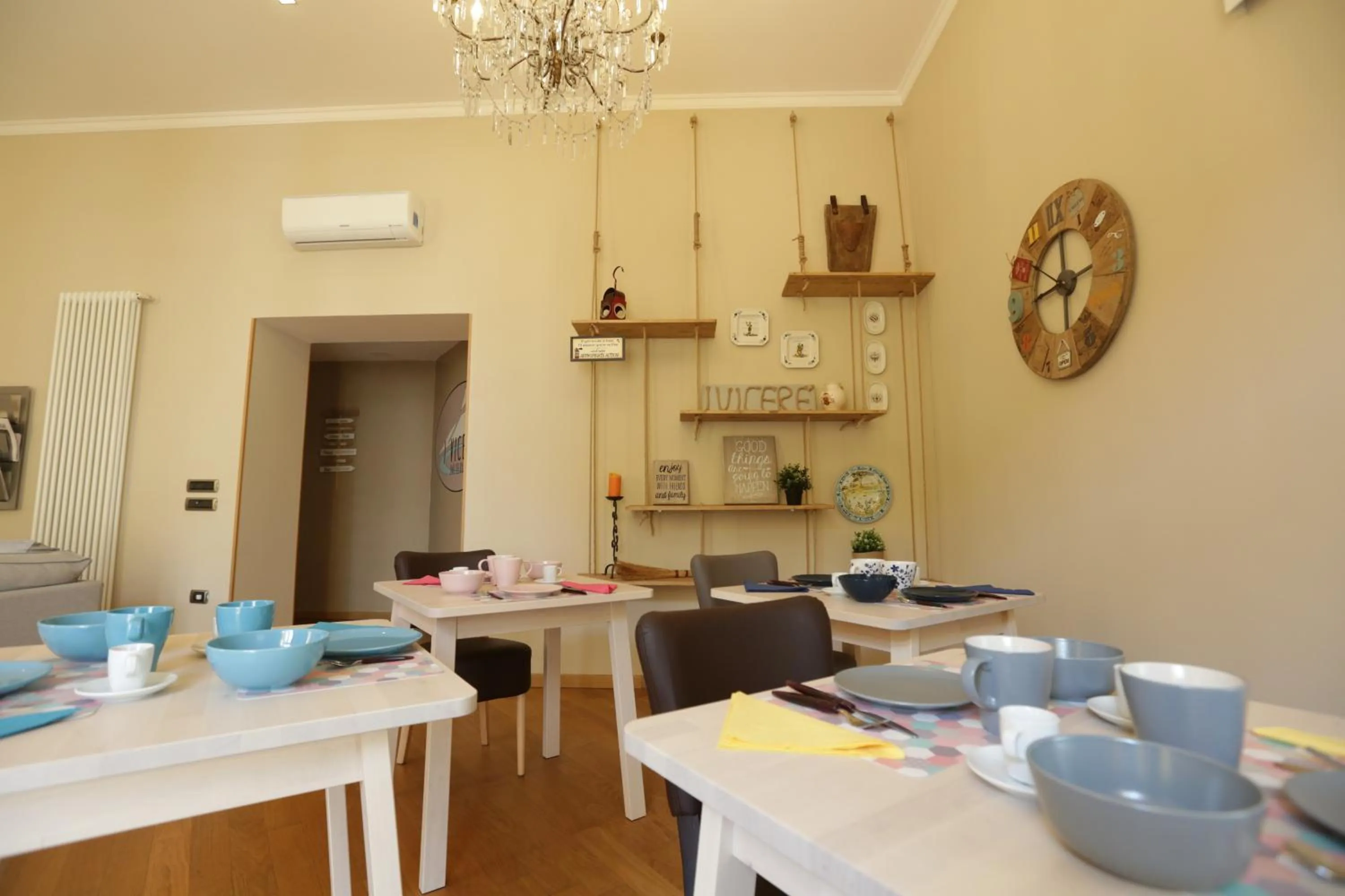 Communal lounge/ TV room in I Vicerè B&B Deluxe