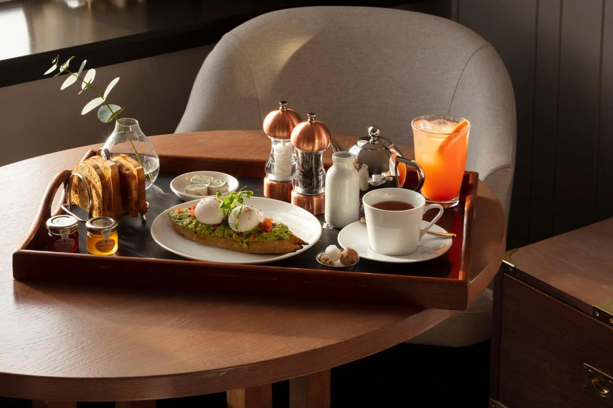 Photo of the whole room in Kimpton Charlotte Square by IHG