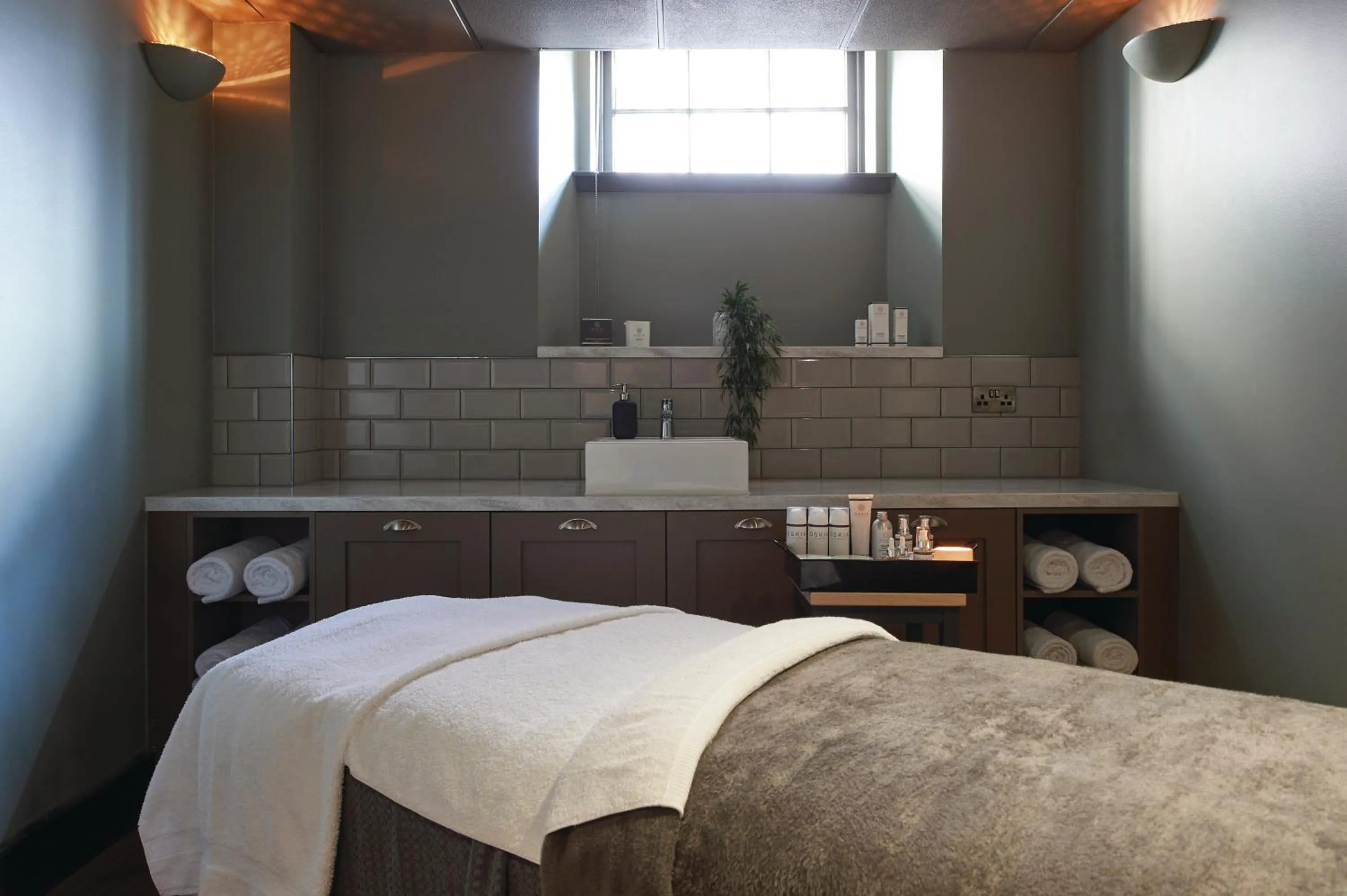 Spa and wellness centre/facilities, Bed in Kimpton Charlotte Square by IHG