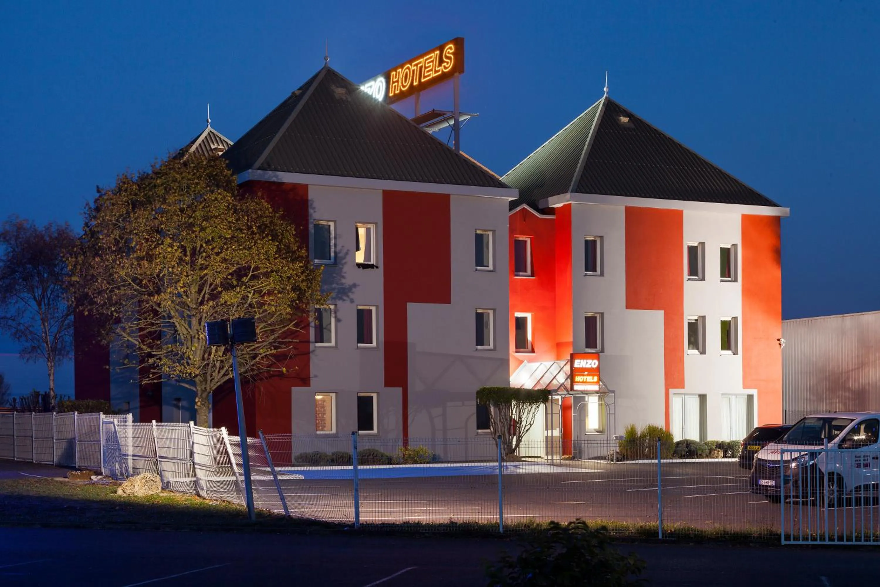 Property building in Enzo Hotels Chalons en Champagne